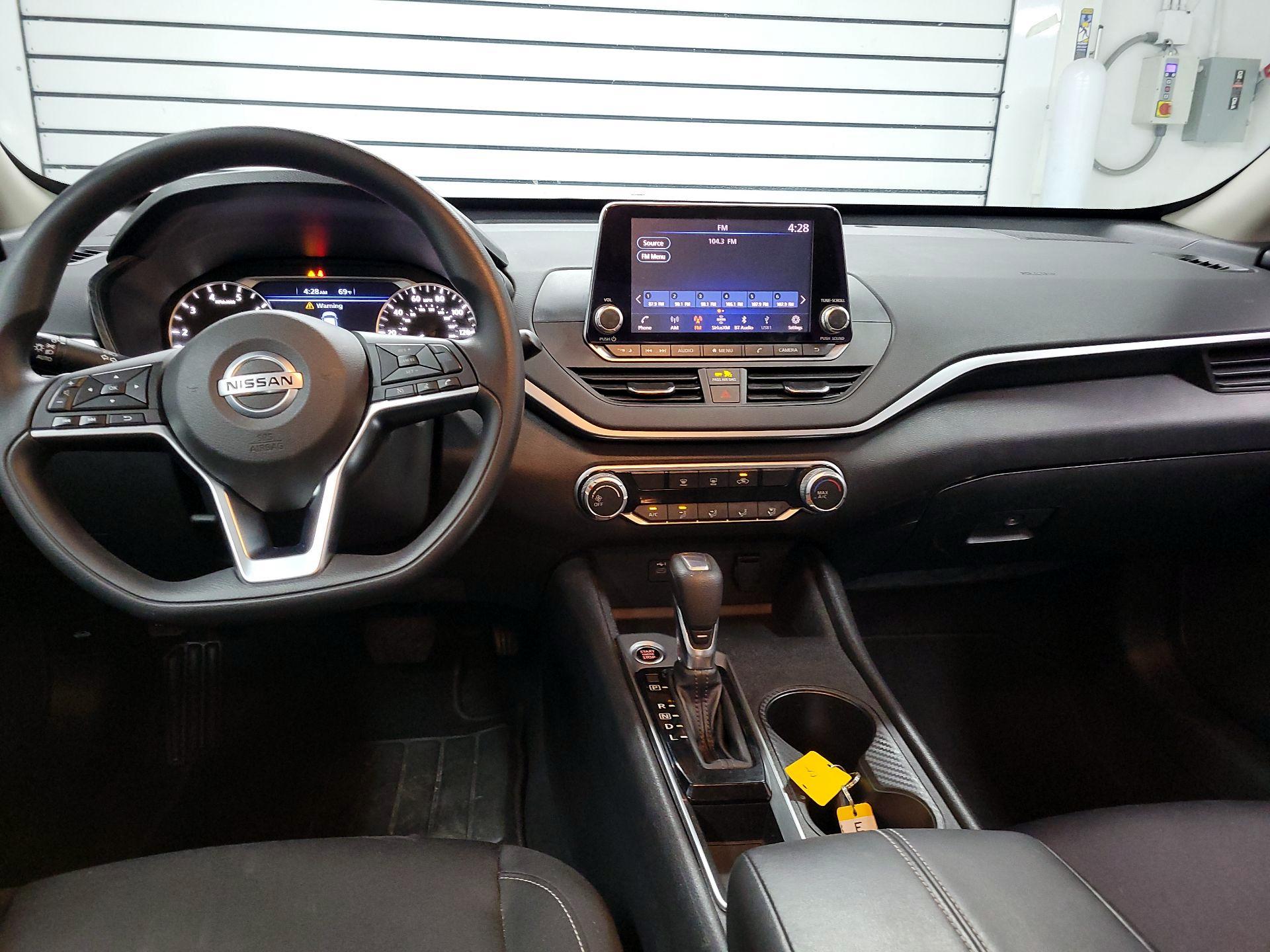 Thumbnail: 2020 Nissan Altima - 9