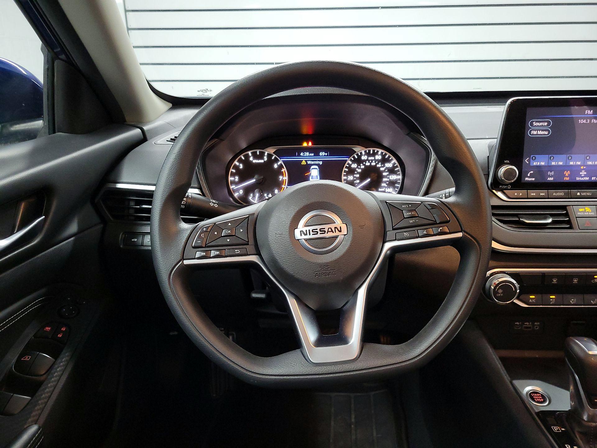 Thumbnail: 2020 Nissan Altima - 10