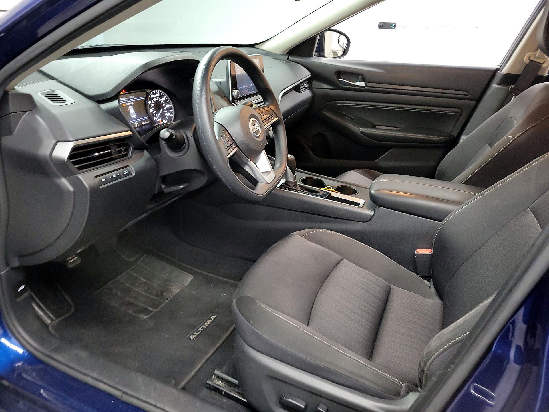 Thumbnail: 2020 Nissan Altima - 11