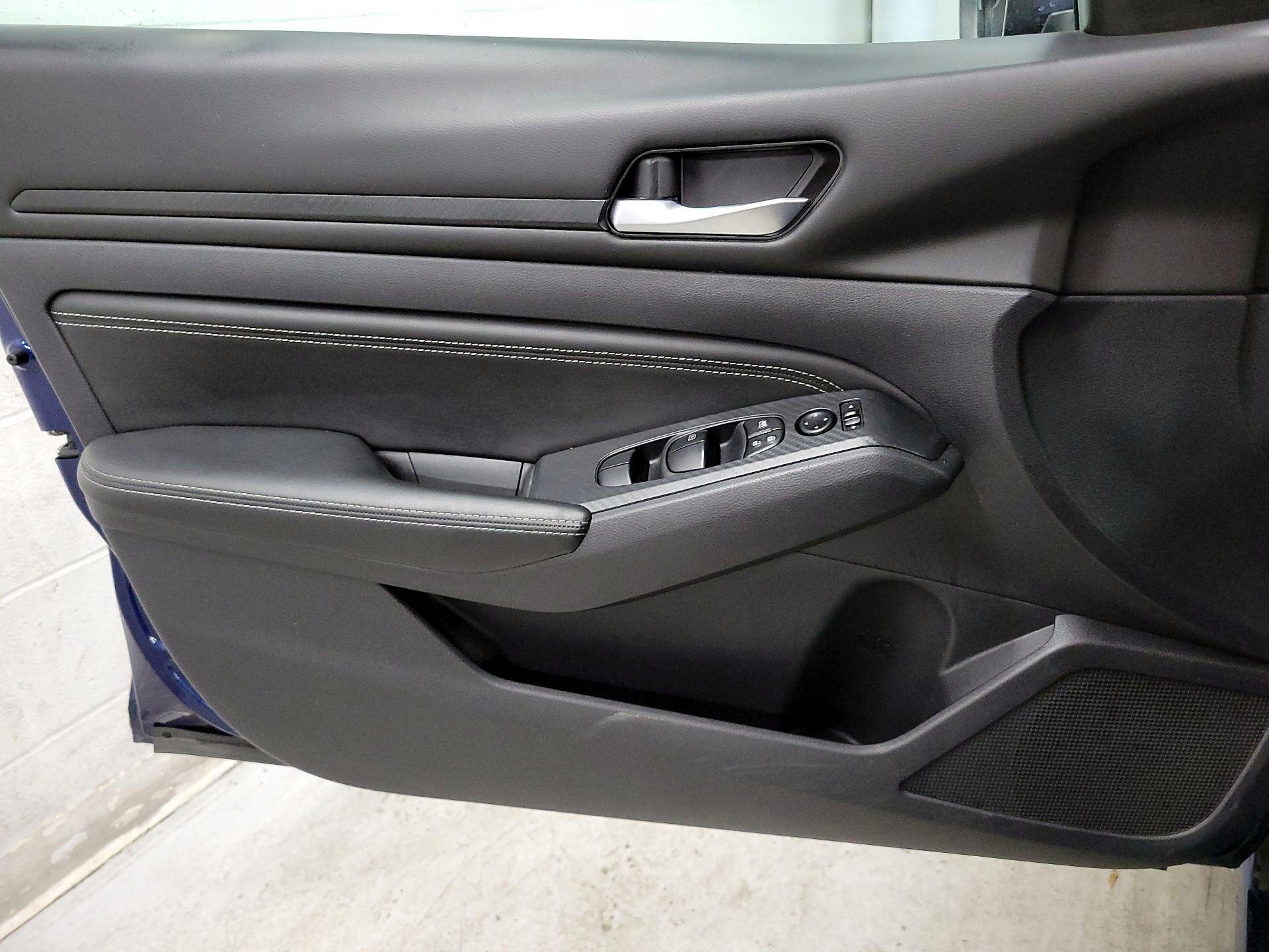 Thumbnail: 2020 Nissan Altima - 12