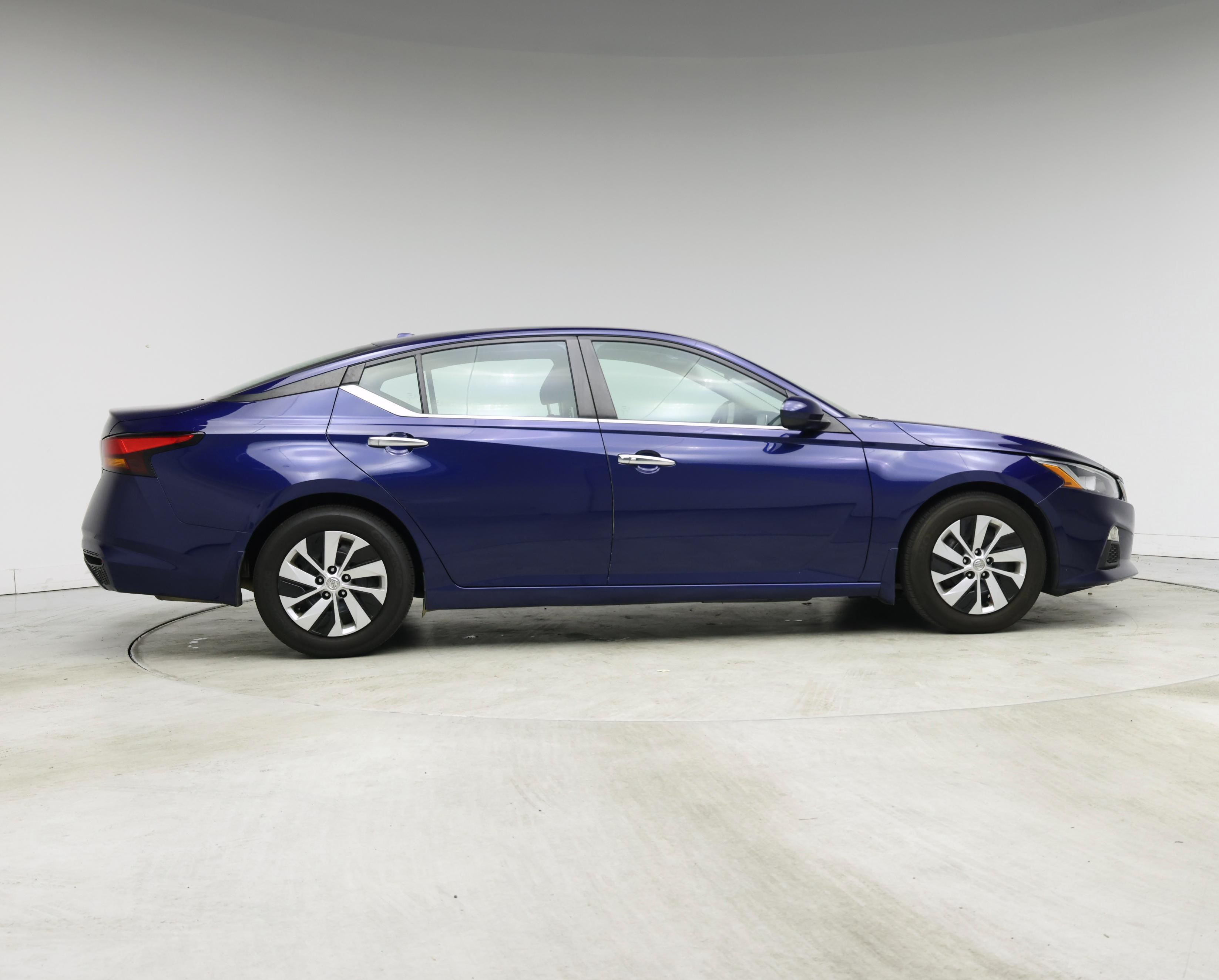 Thumbnail: 2020 Nissan Altima - 7