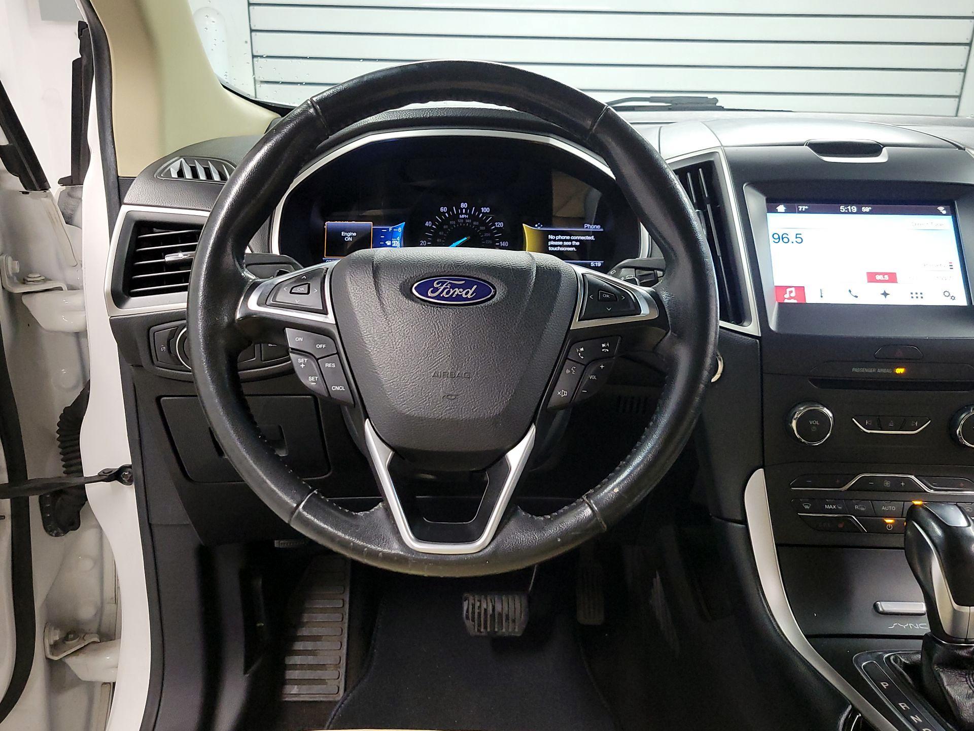 Thumbnail: 2016 Ford Edge - 9