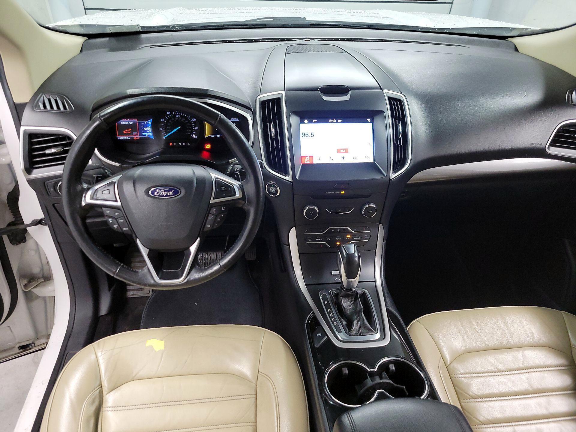 Thumbnail: 2016 Ford Edge - 11