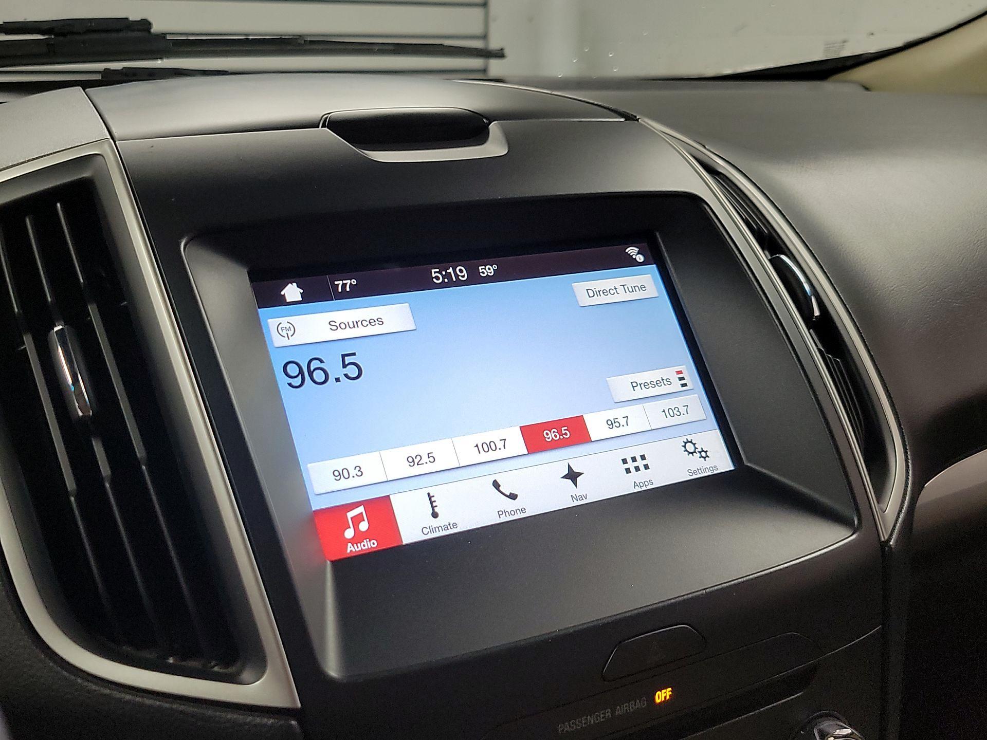 Thumbnail: 2016 Ford Edge - 15