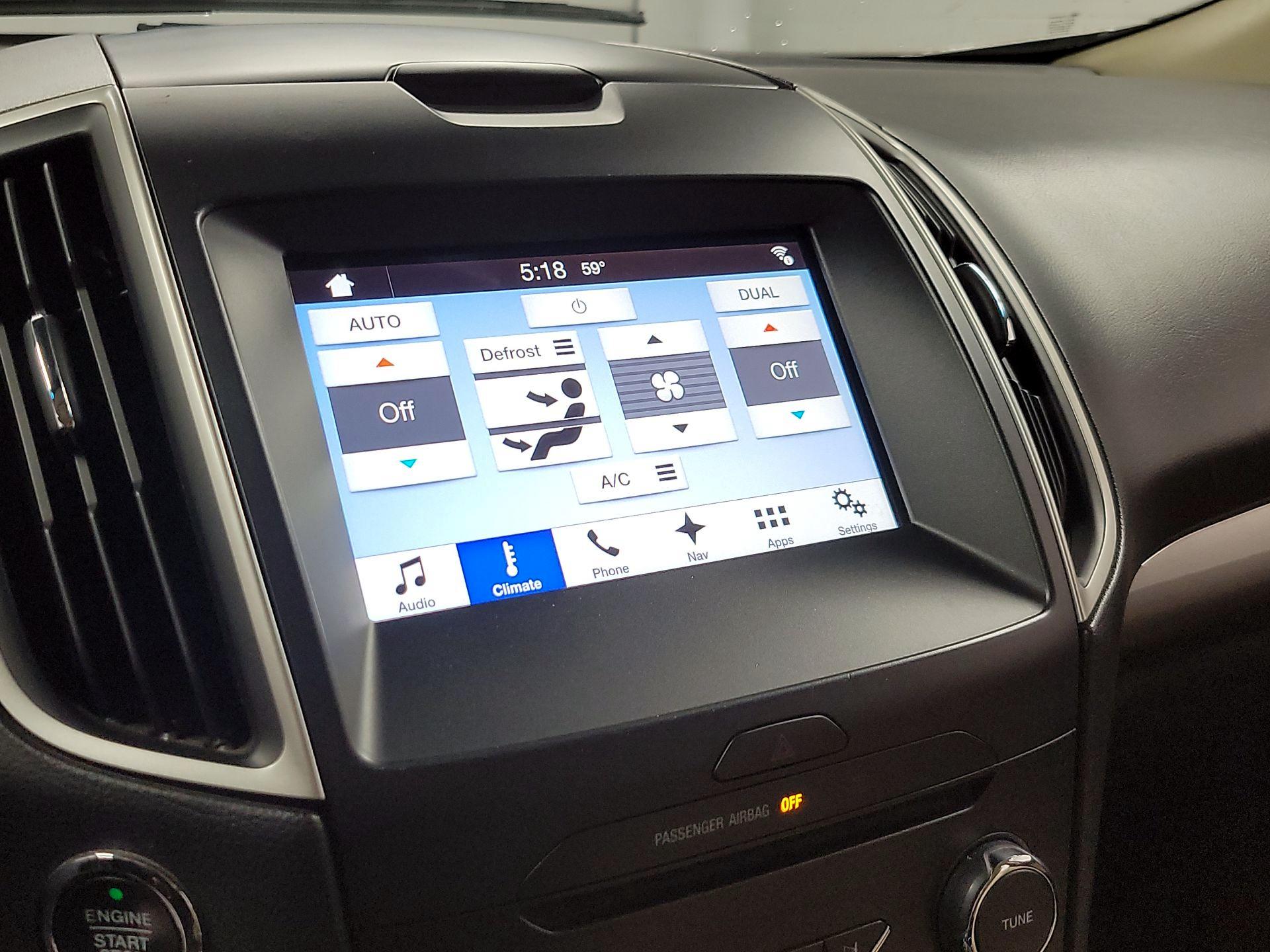 Thumbnail: 2016 Ford Edge - 16