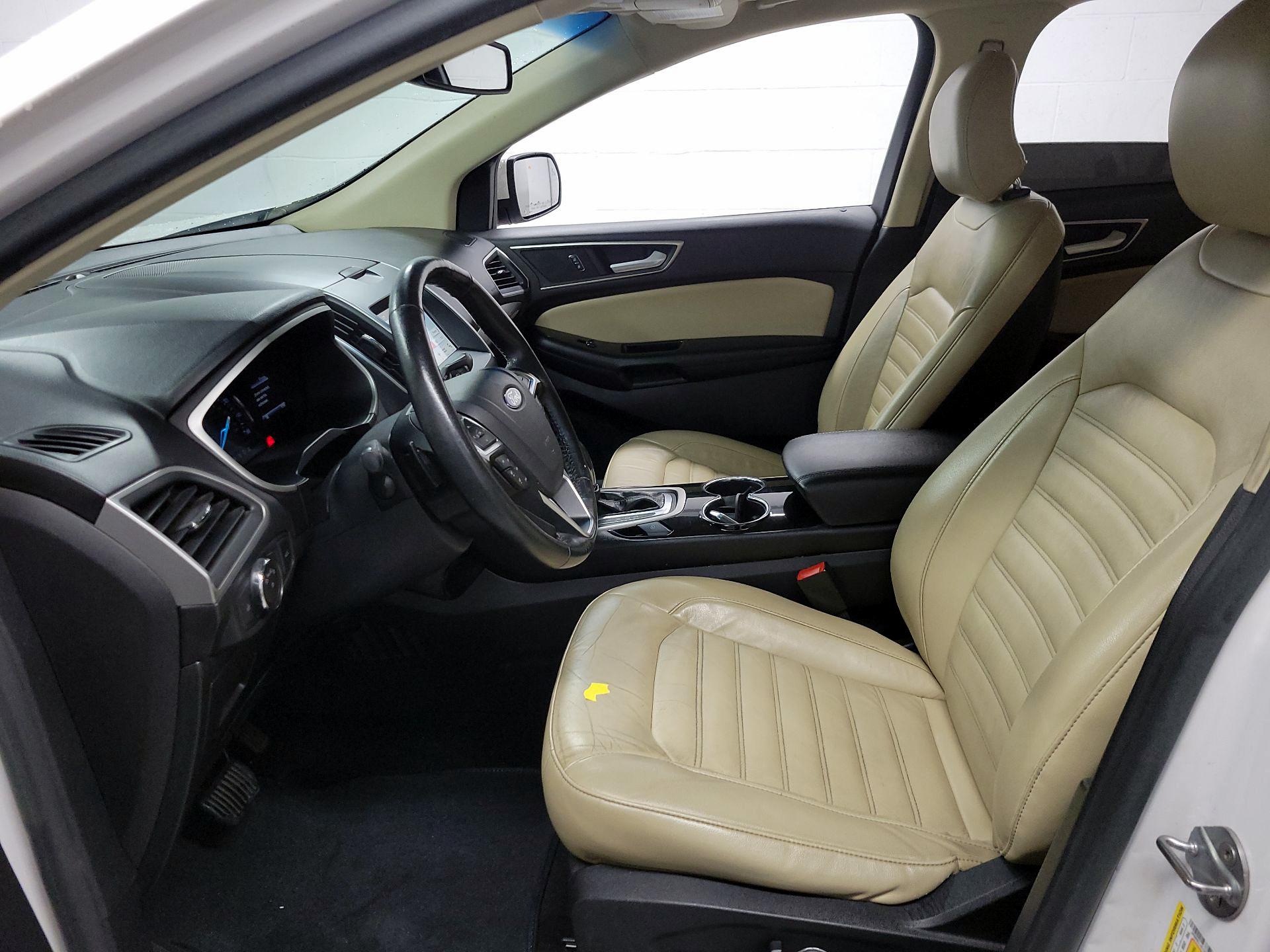 Thumbnail: 2016 Ford Edge - 18