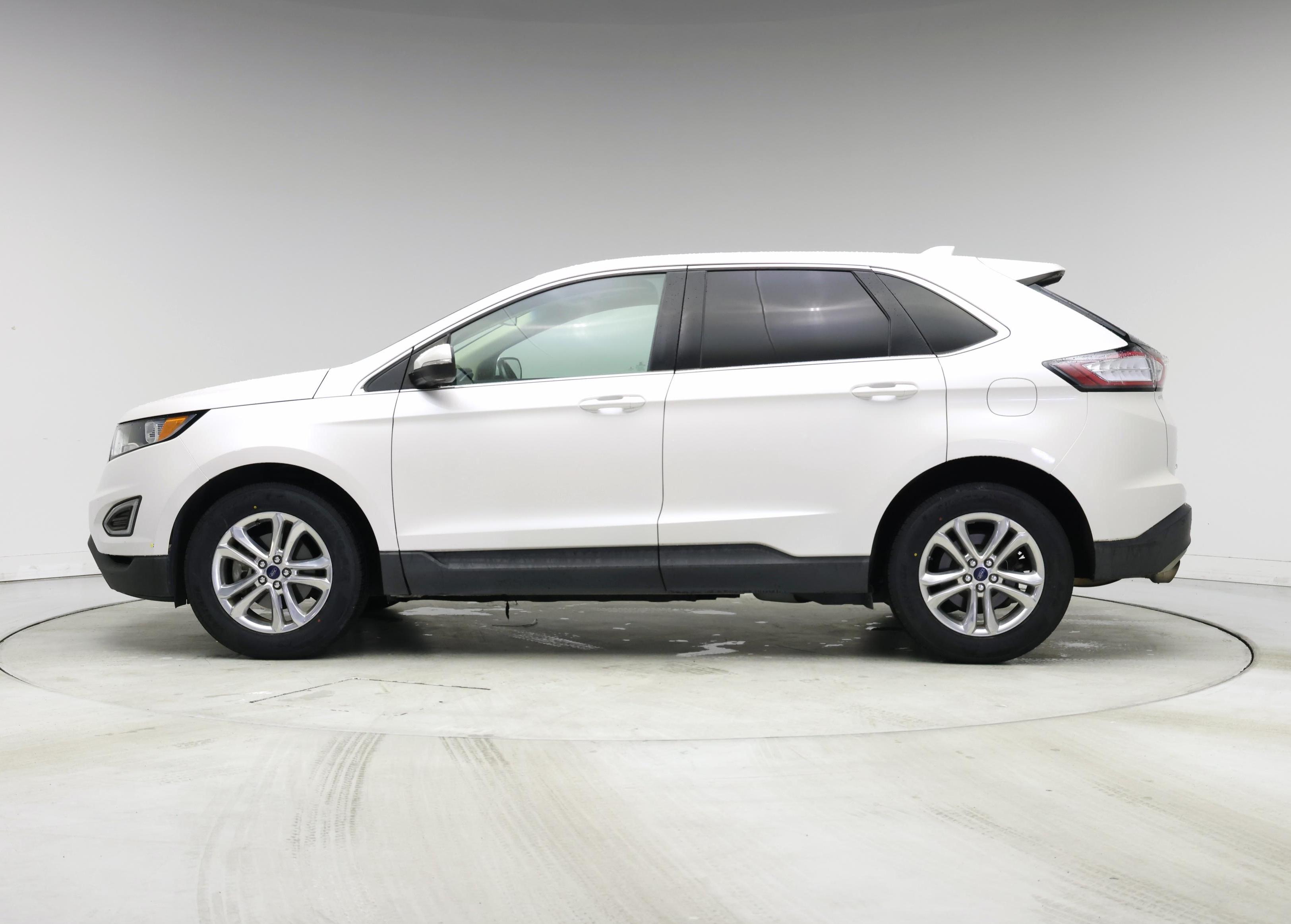 Thumbnail: 2016 Ford Edge - 3