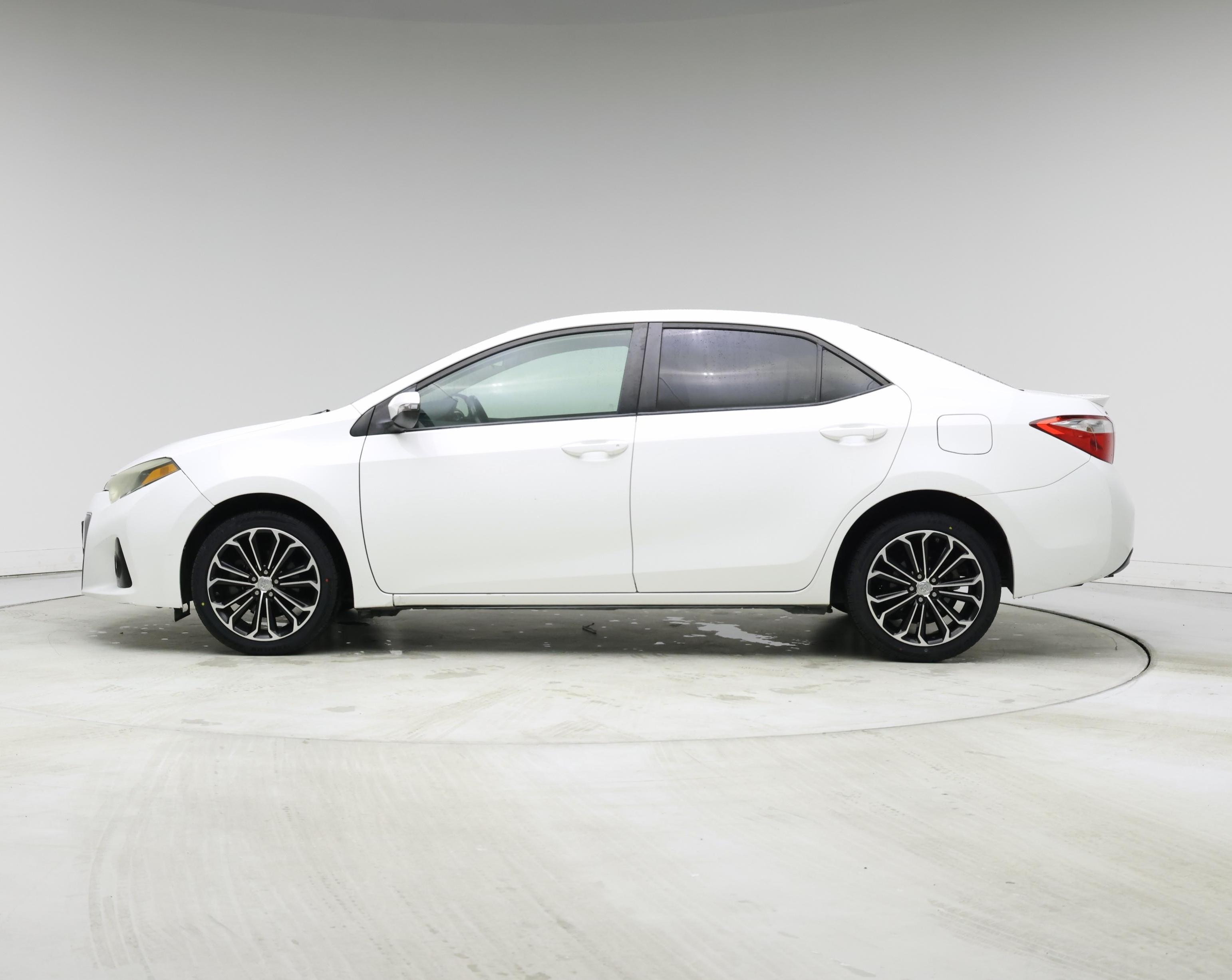 Thumbnail: 2016 Toyota Corolla - 3