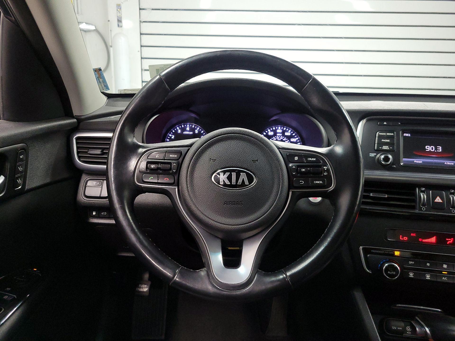 Thumbnail: 2016 Kia Optima - 10