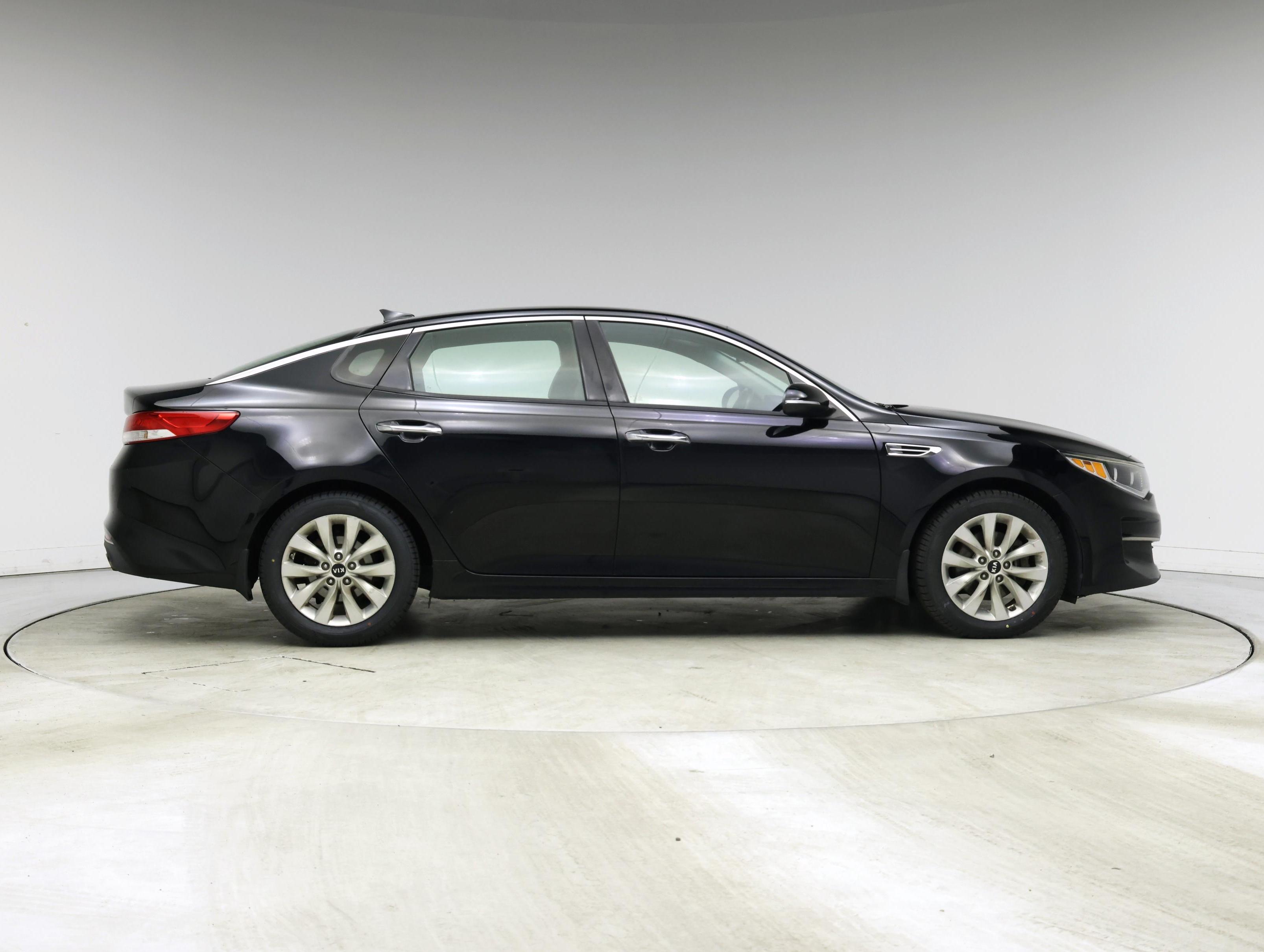 Thumbnail: 2016 Kia Optima - 7