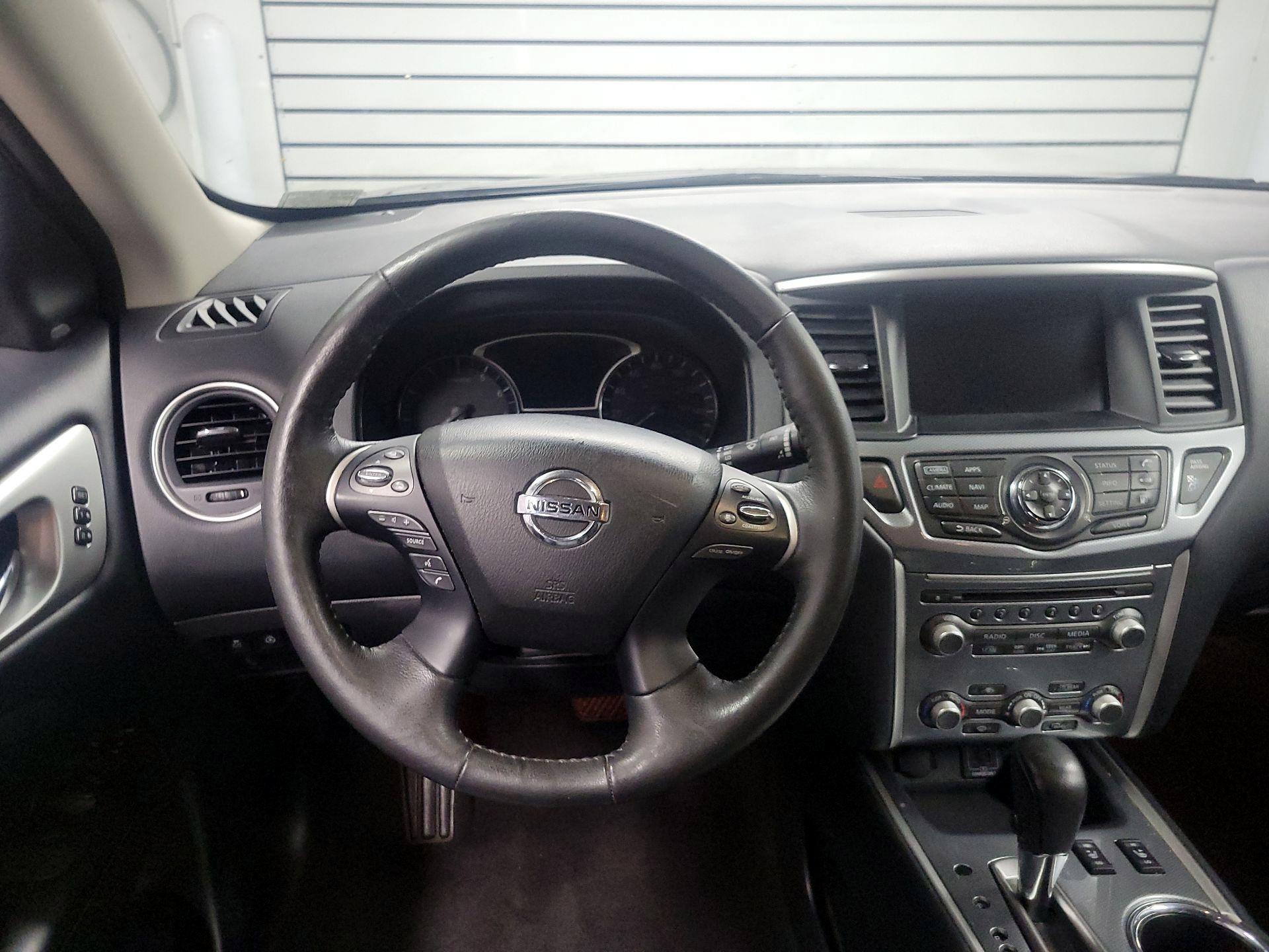Thumbnail: 2020 Nissan Pathfinder - 10