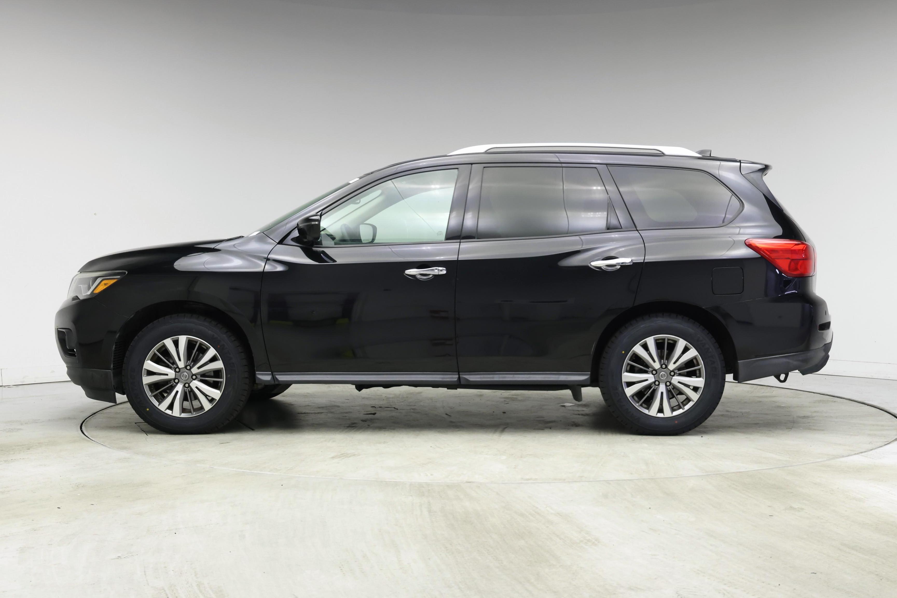 Thumbnail: 2020 Nissan Pathfinder - 3