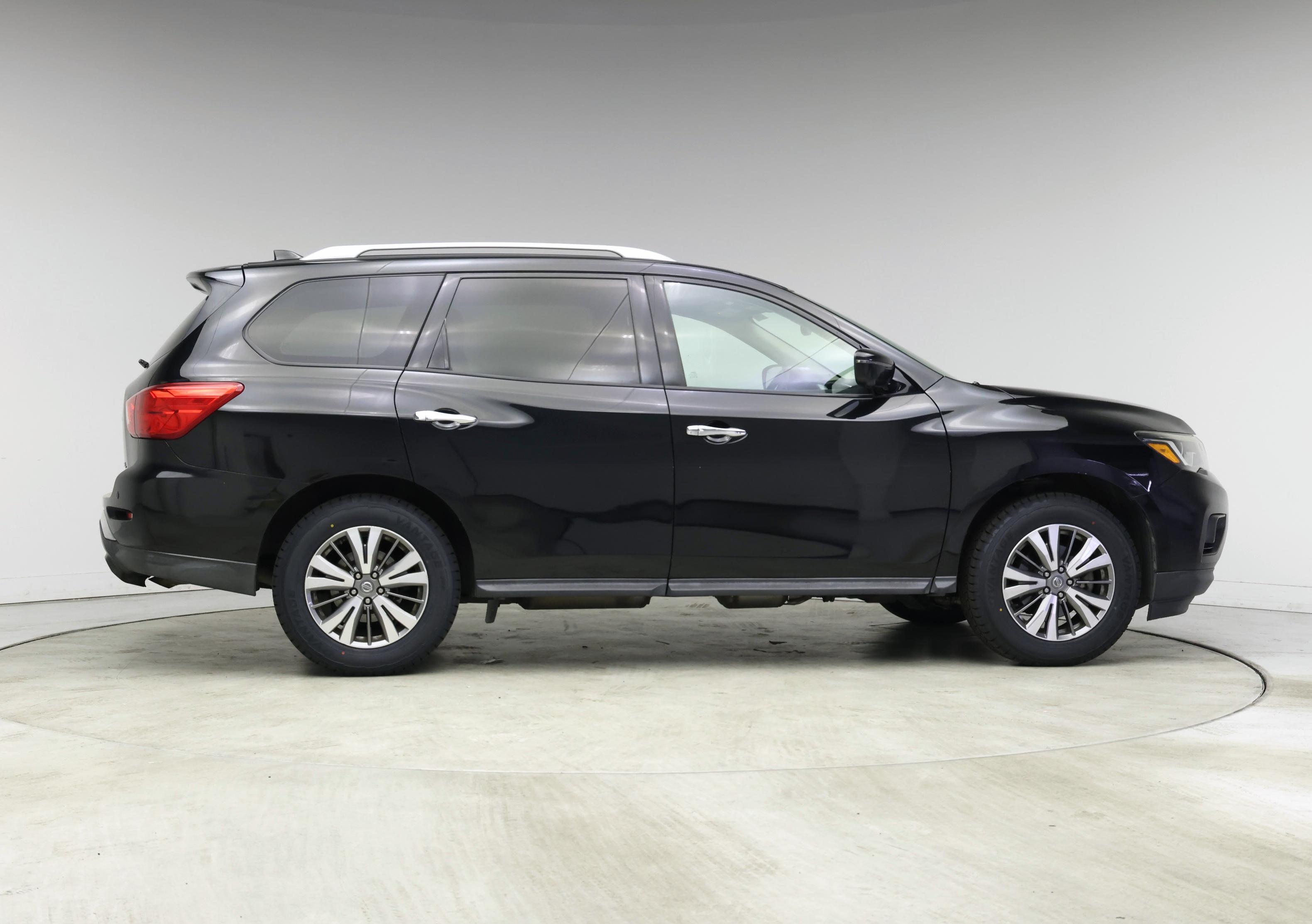 Thumbnail: 2020 Nissan Pathfinder - 7