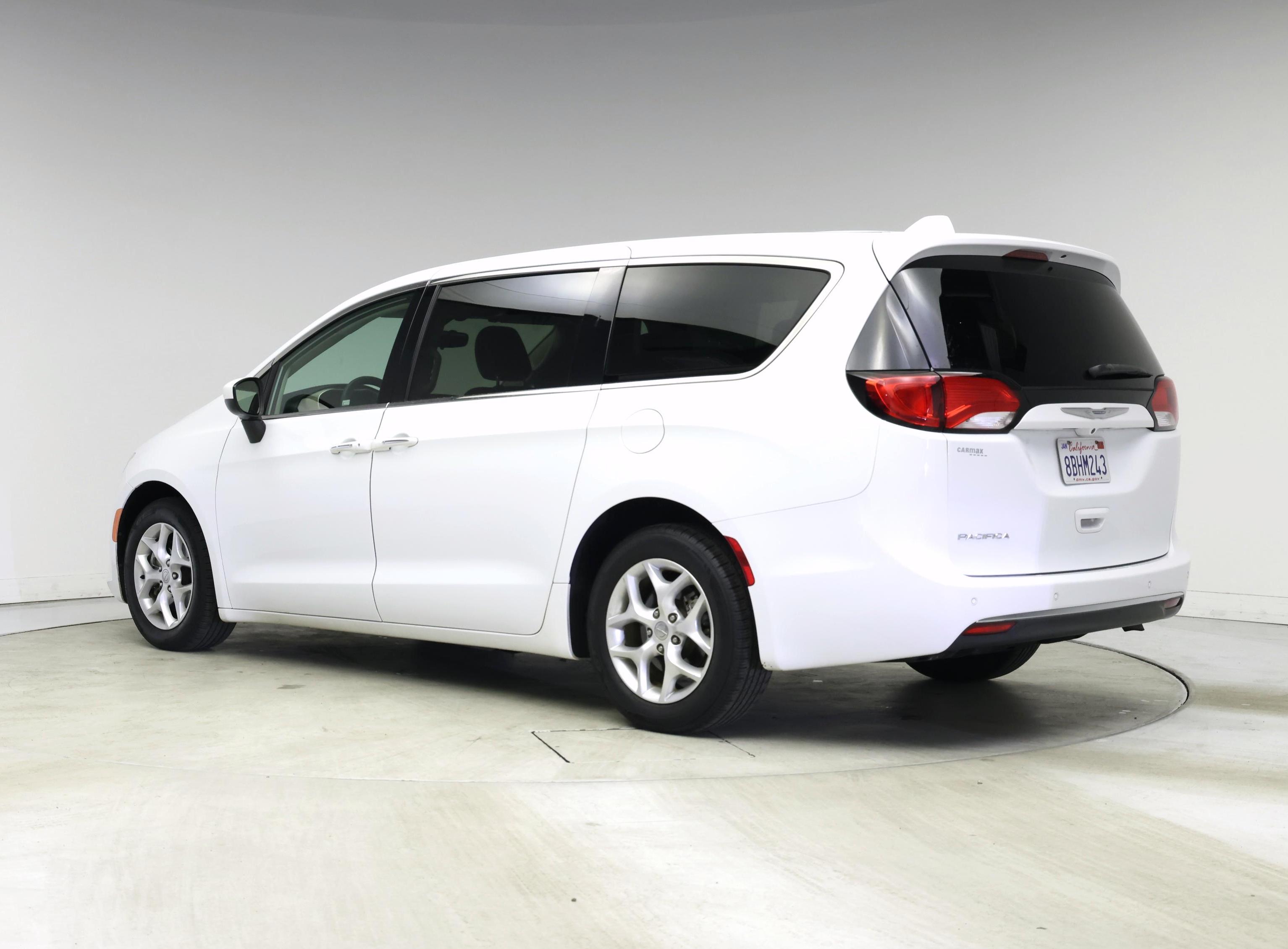 Thumbnail: 2017 Chrysler Pacifica - 2