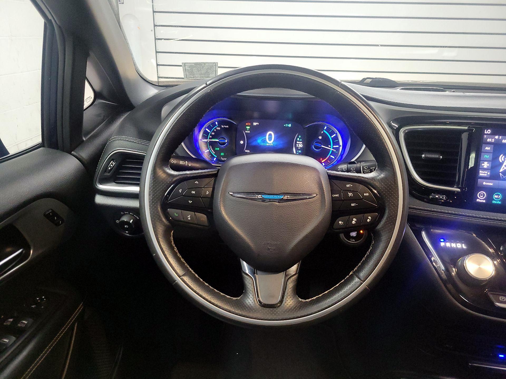 Thumbnail: 2019 Chrysler Pacifica - 10