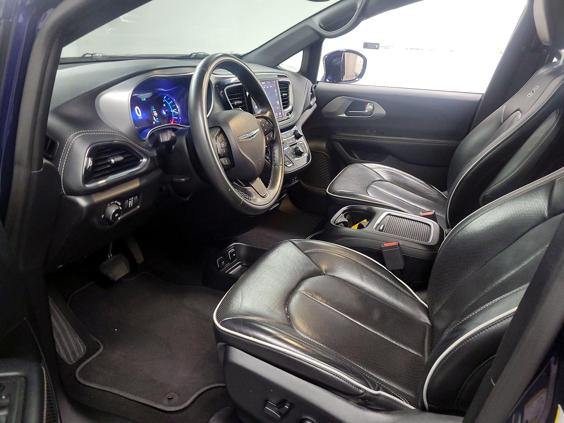 Thumbnail: 2019 Chrysler Pacifica - 11