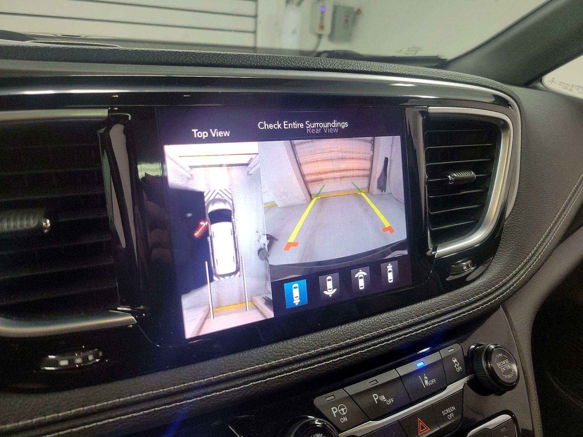 Thumbnail: 2019 Chrysler Pacifica - 13