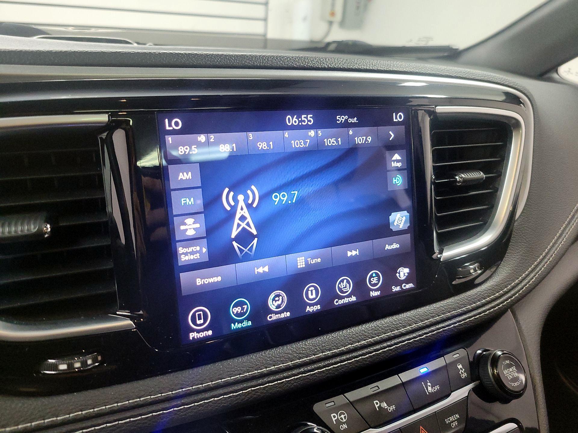 Thumbnail: 2019 Chrysler Pacifica - 14