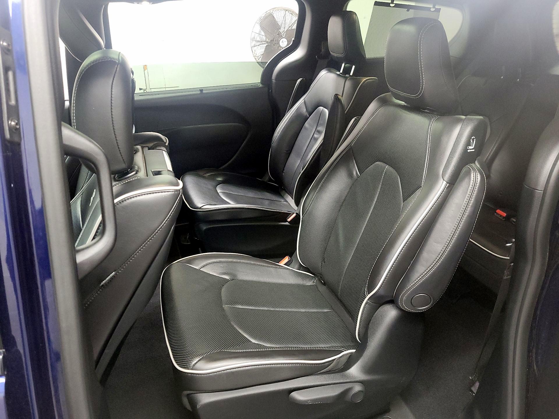 Thumbnail: 2019 Chrysler Pacifica - 17