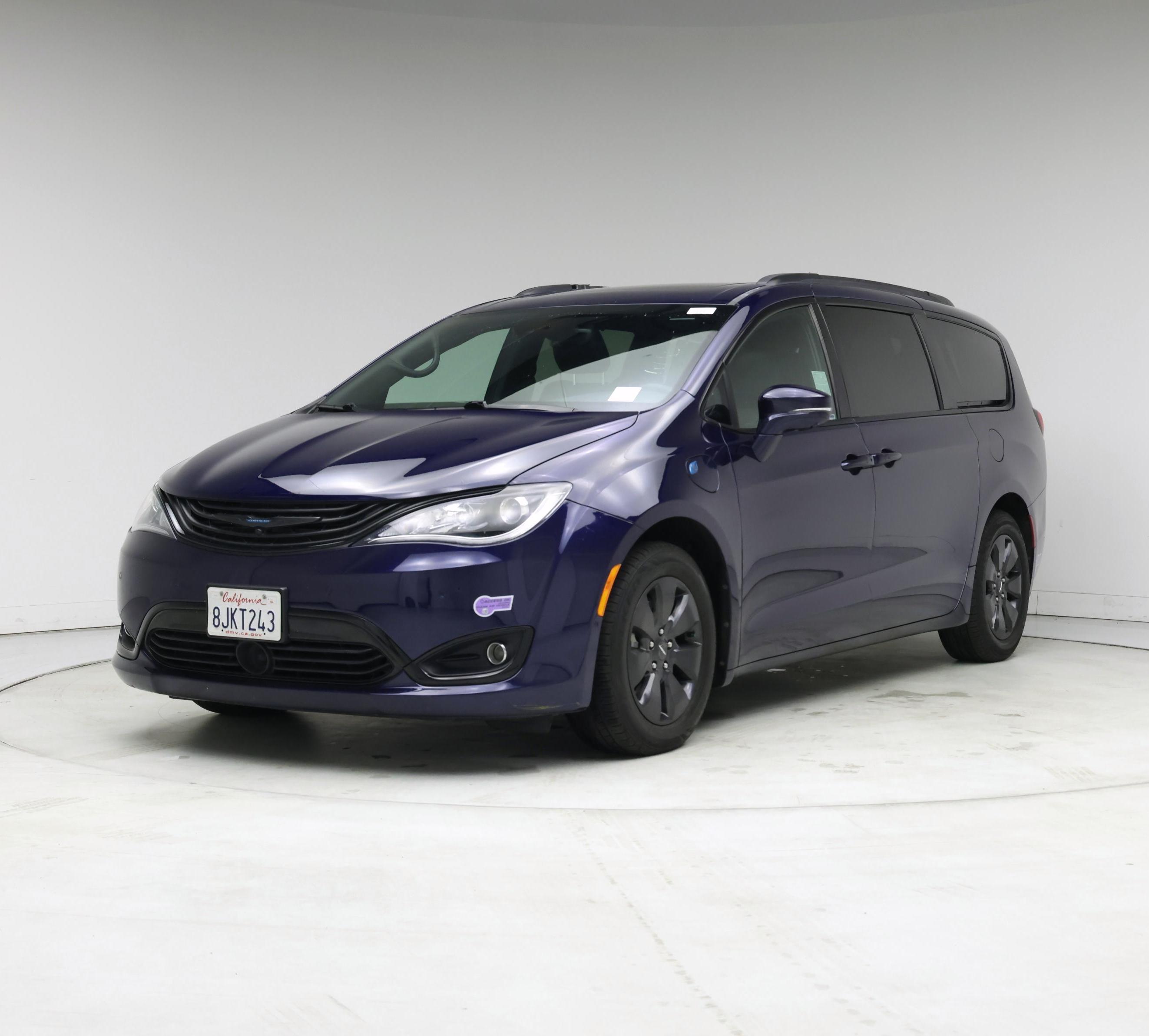 Thumbnail: 2019 Chrysler Pacifica - 4