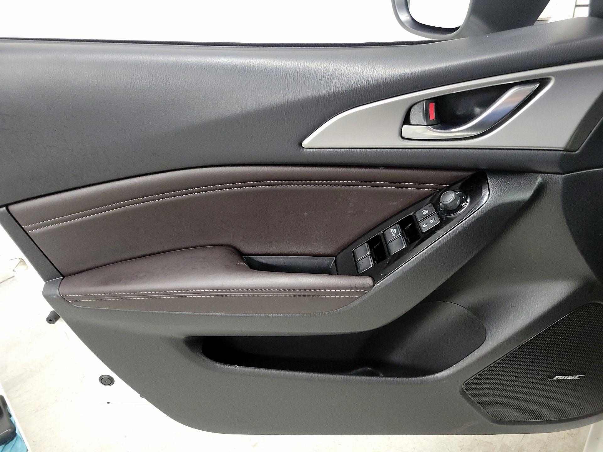 Thumbnail: 2018 Mazda Mazda3 - 12