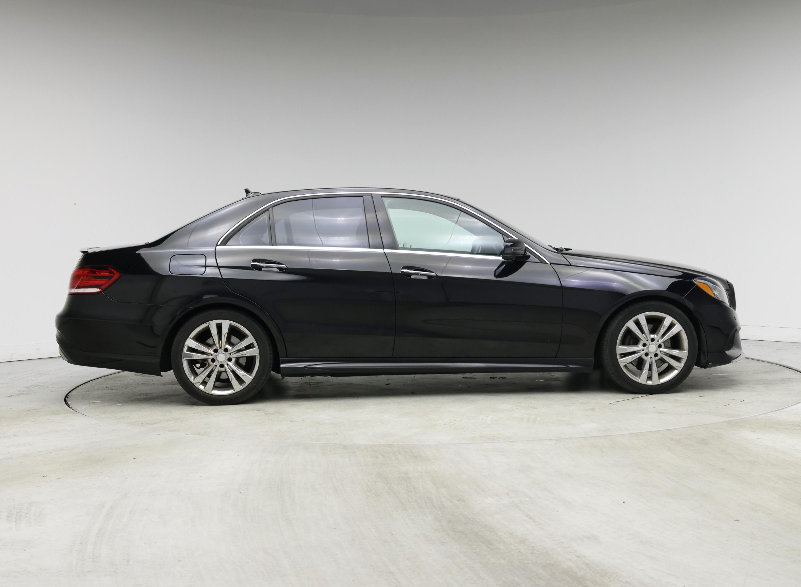 Thumbnail: 2015 Mercedes-Benz E-Class - 7