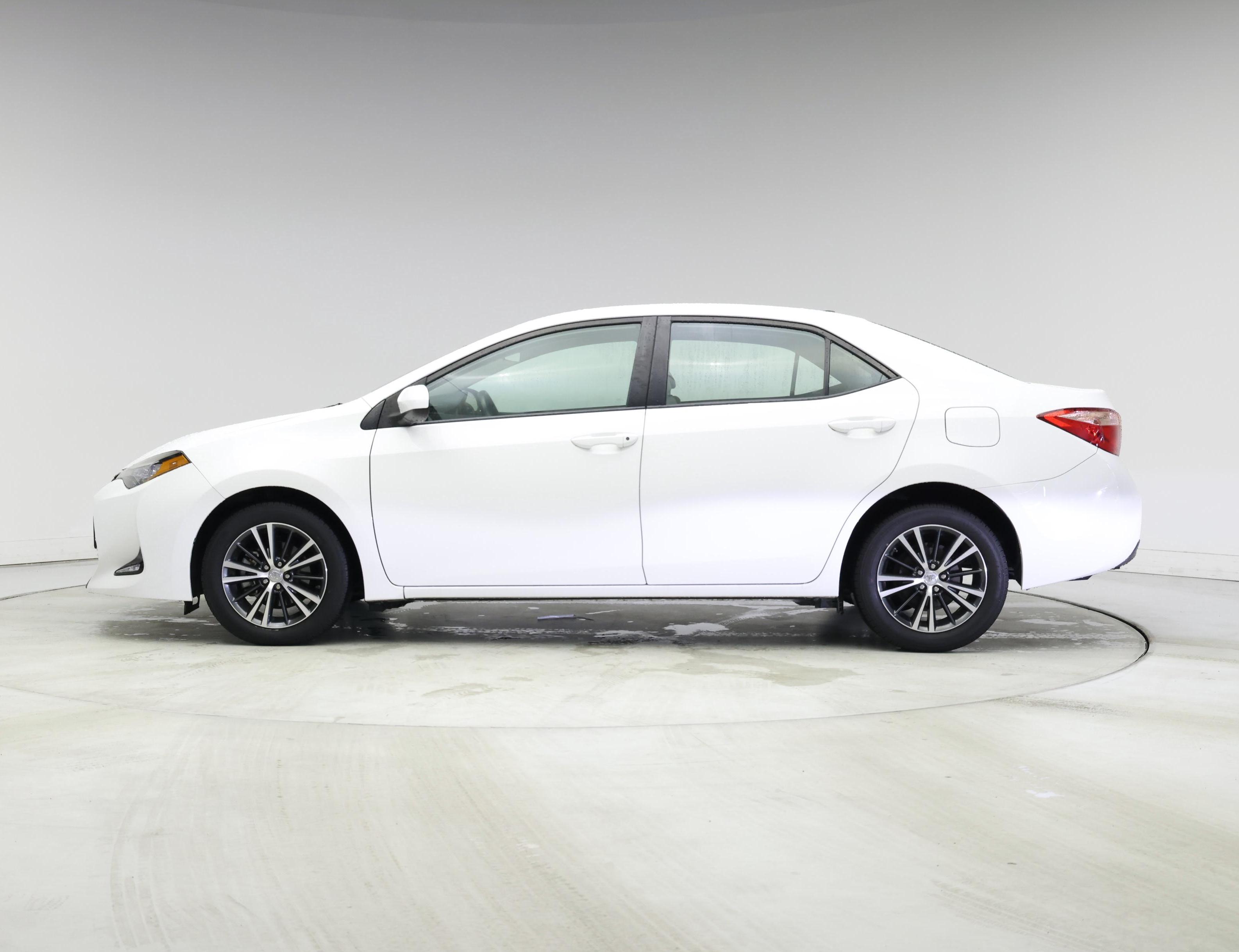 Thumbnail: 2017 Toyota Corolla - 3