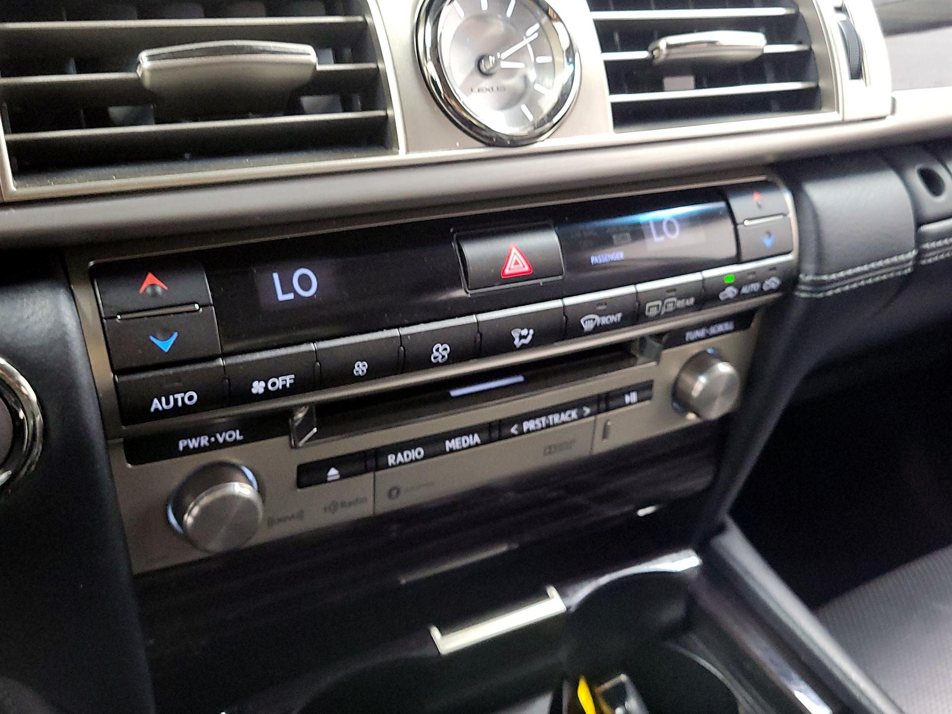 Thumbnail: 2016 Lexus LS - 16