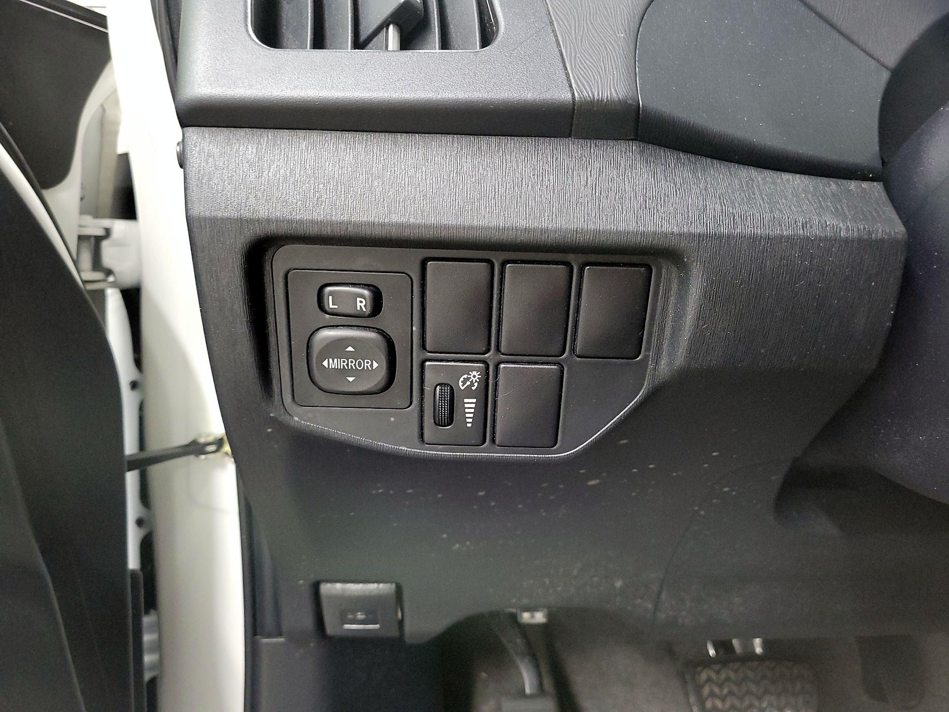 Thumbnail: 2014 Toyota Prius - 13