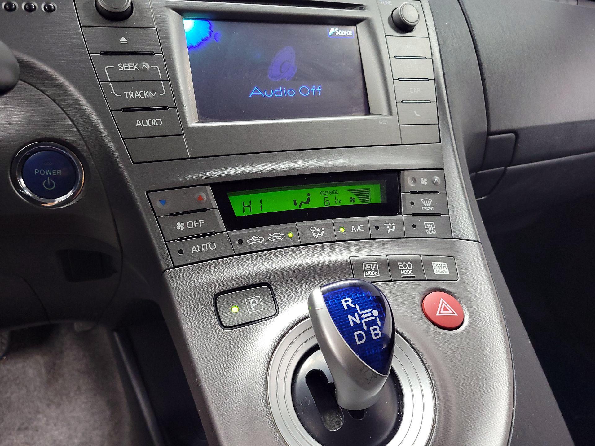 Thumbnail: 2014 Toyota Prius - 15