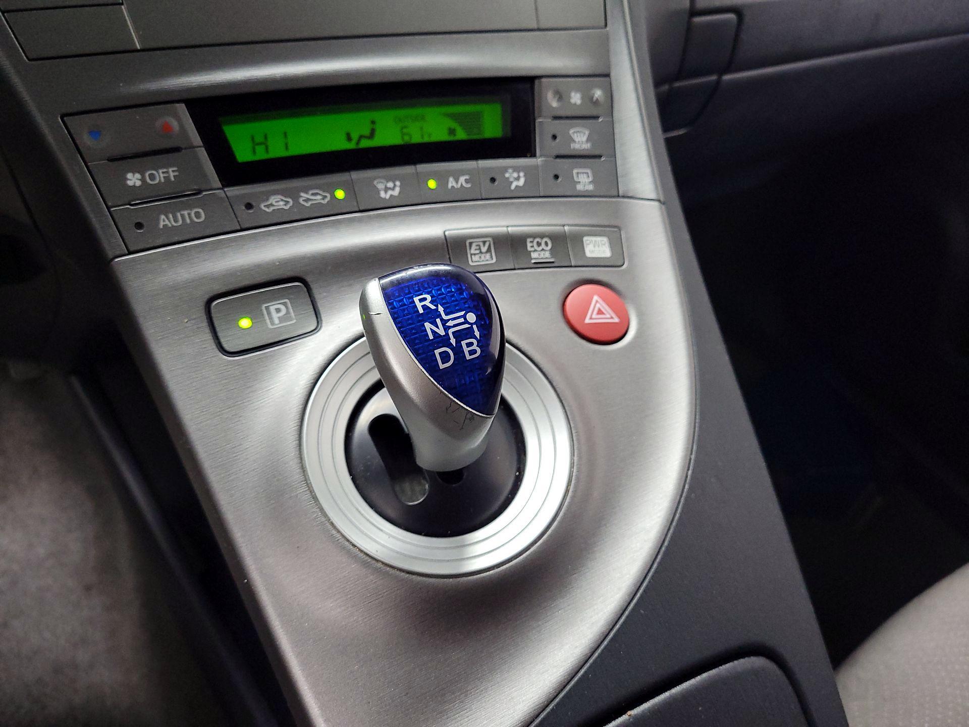 Thumbnail: 2014 Toyota Prius - 16