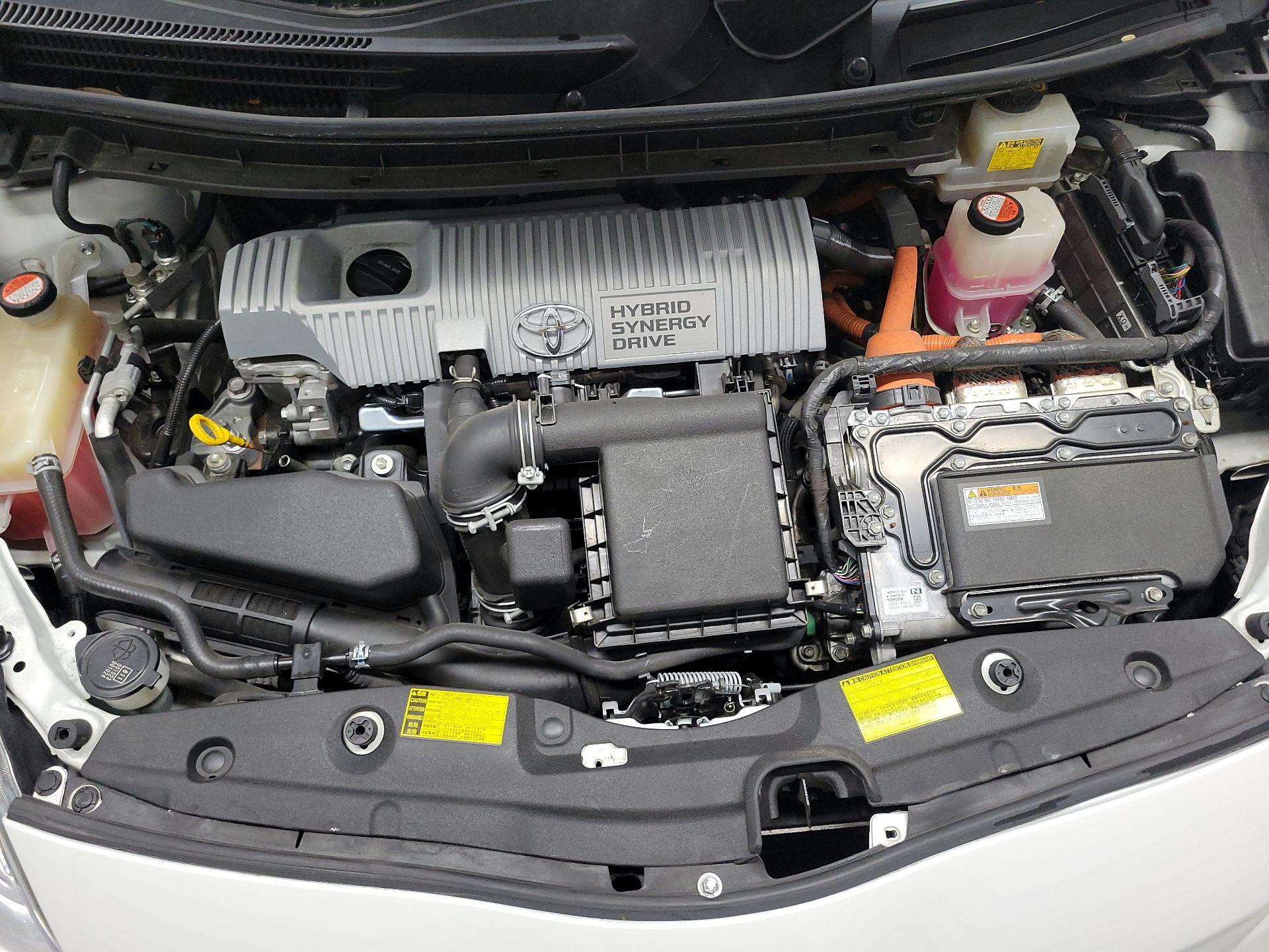 Thumbnail: 2014 Toyota Prius - 20