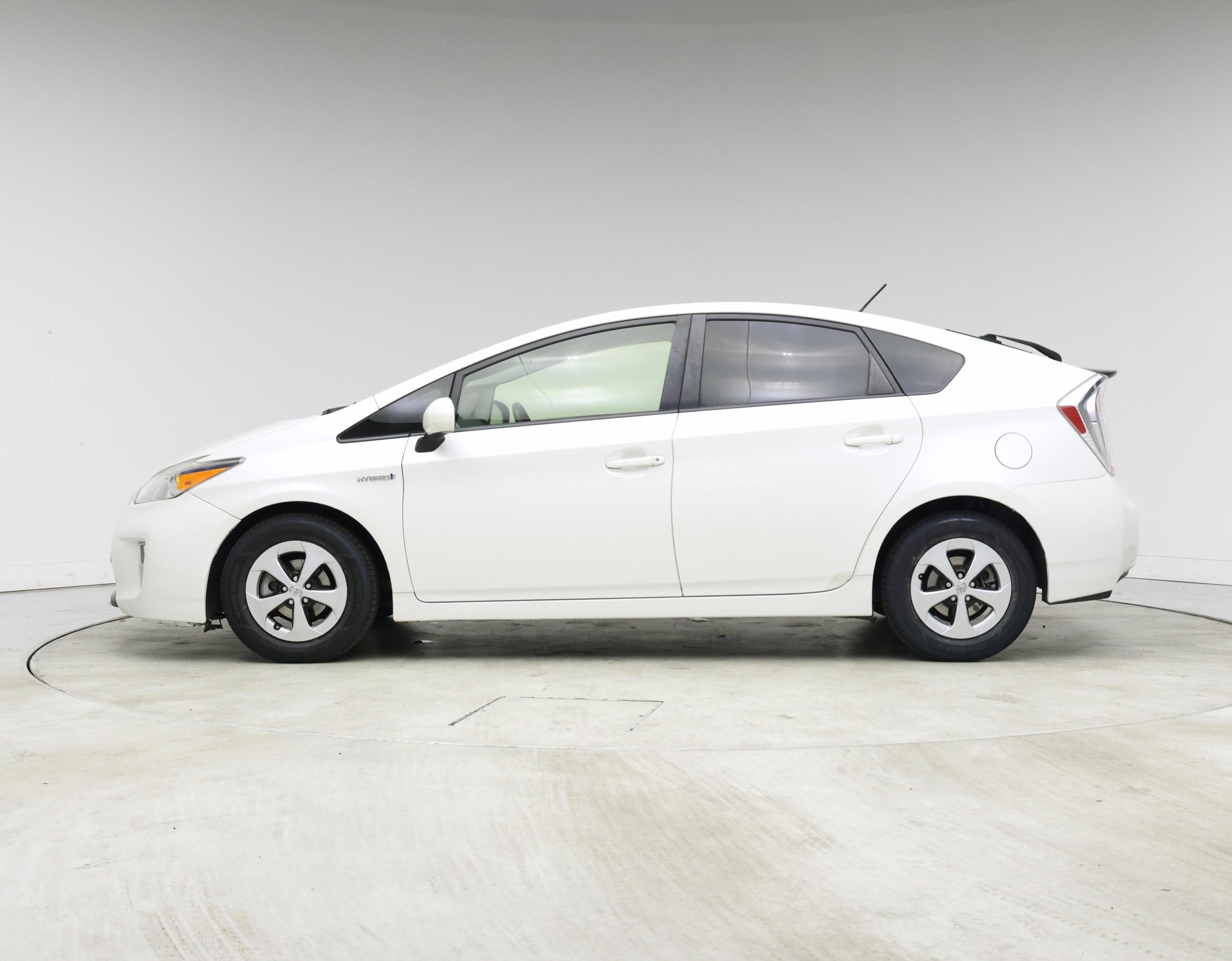 Thumbnail: 2014 Toyota Prius - 3