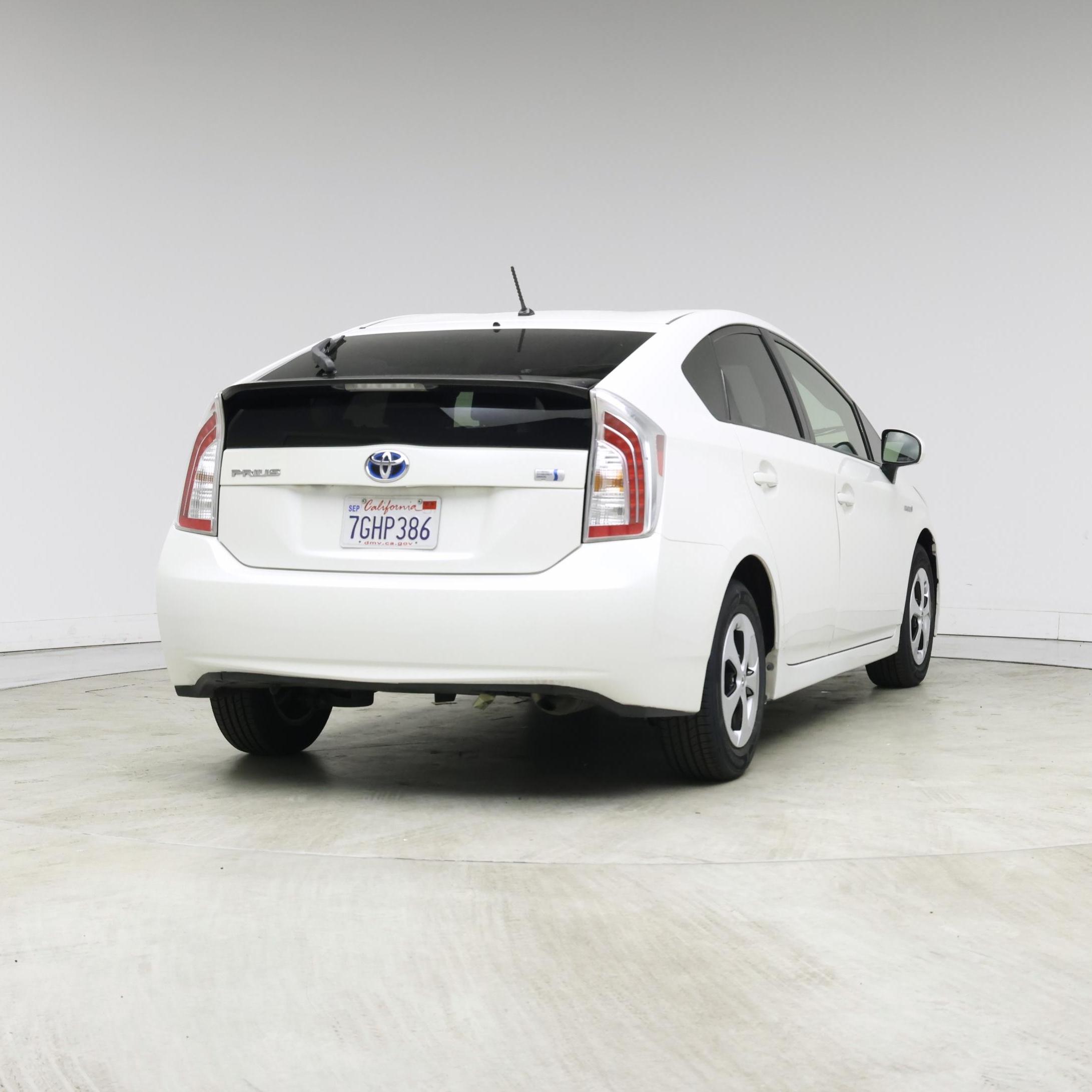 Thumbnail: 2014 Toyota Prius - 8