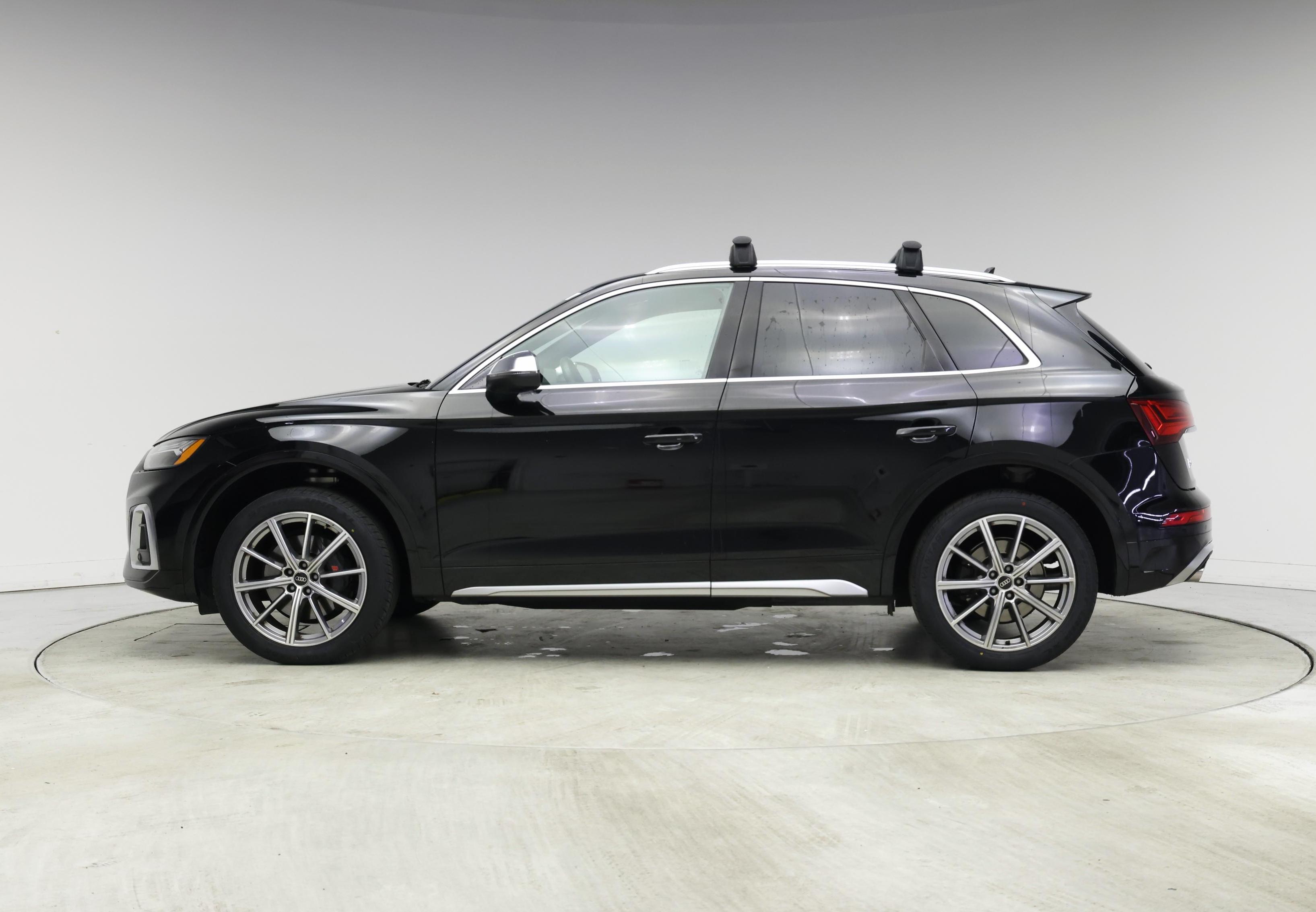 Thumbnail: 2022 Audi SQ5 - 3