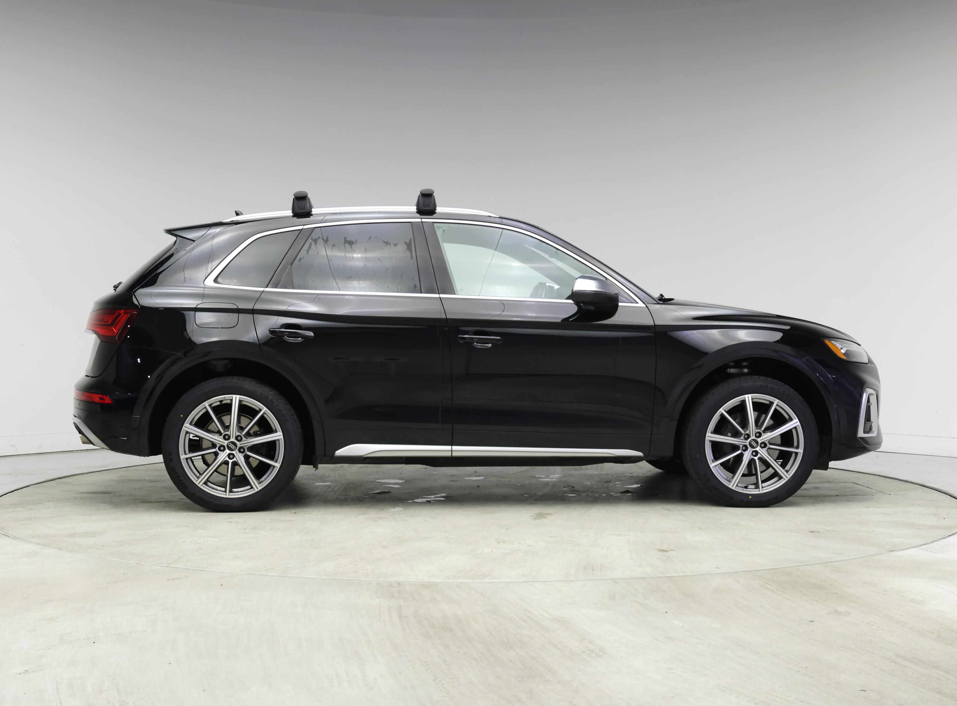 Thumbnail: 2022 Audi SQ5 - 7