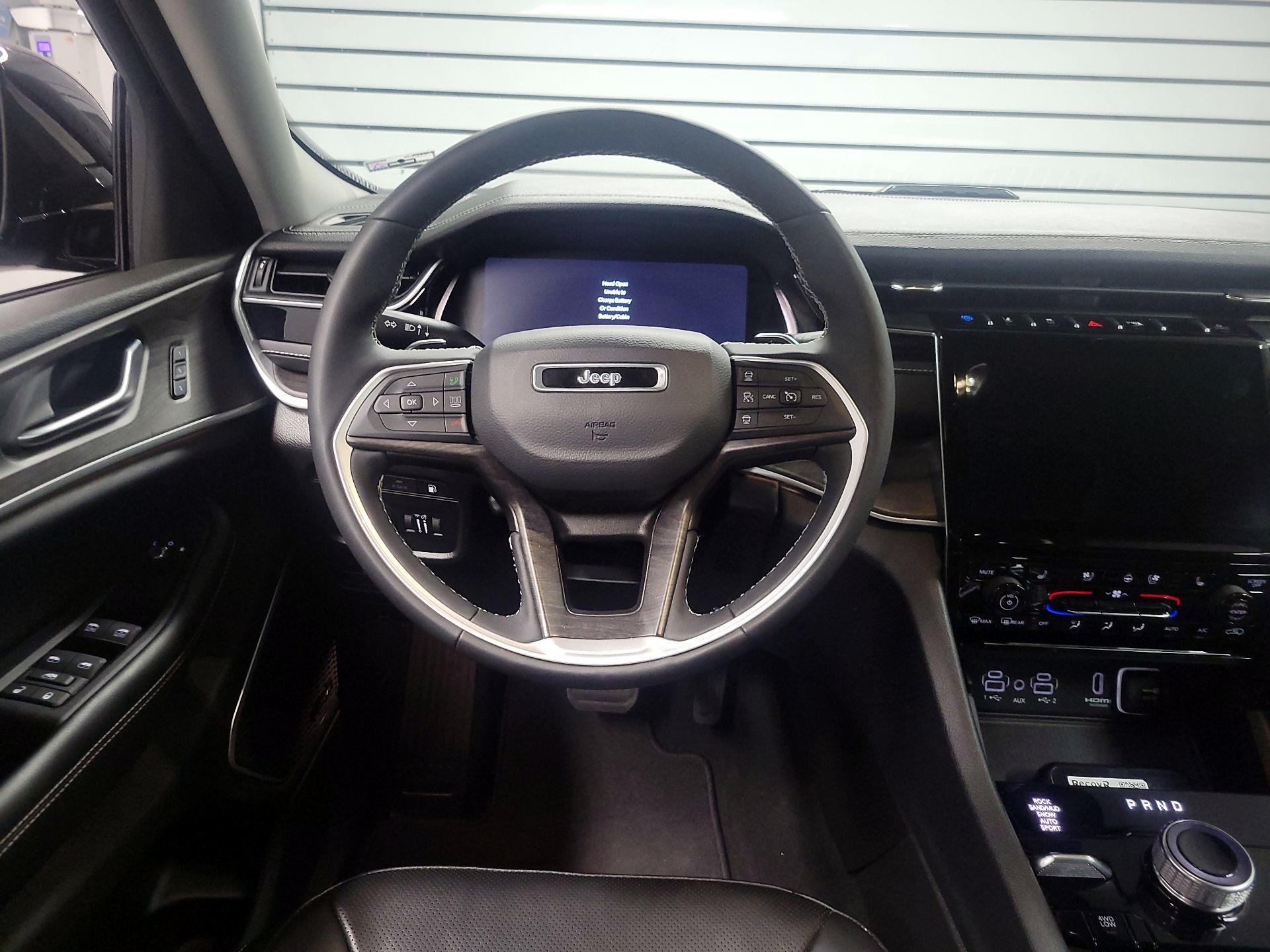 Thumbnail: 2024 Jeep Grand Cherokee - 10