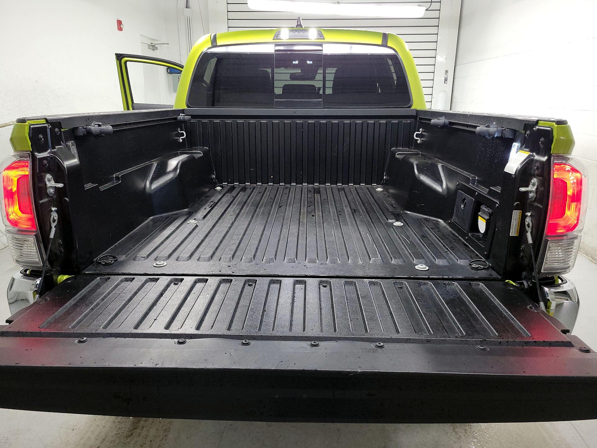 Thumbnail: 2023 Toyota Tacoma - 19