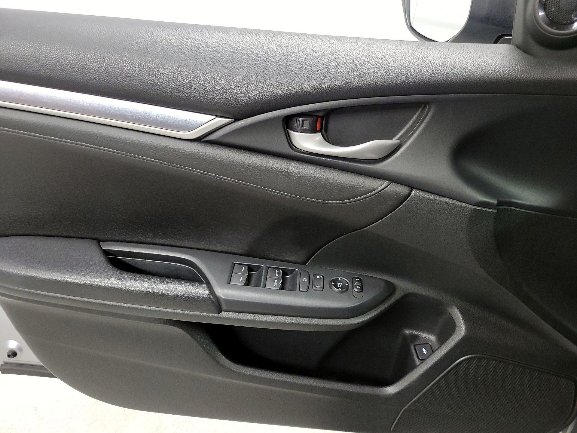 Thumbnail: 2016 Honda Civic - 12