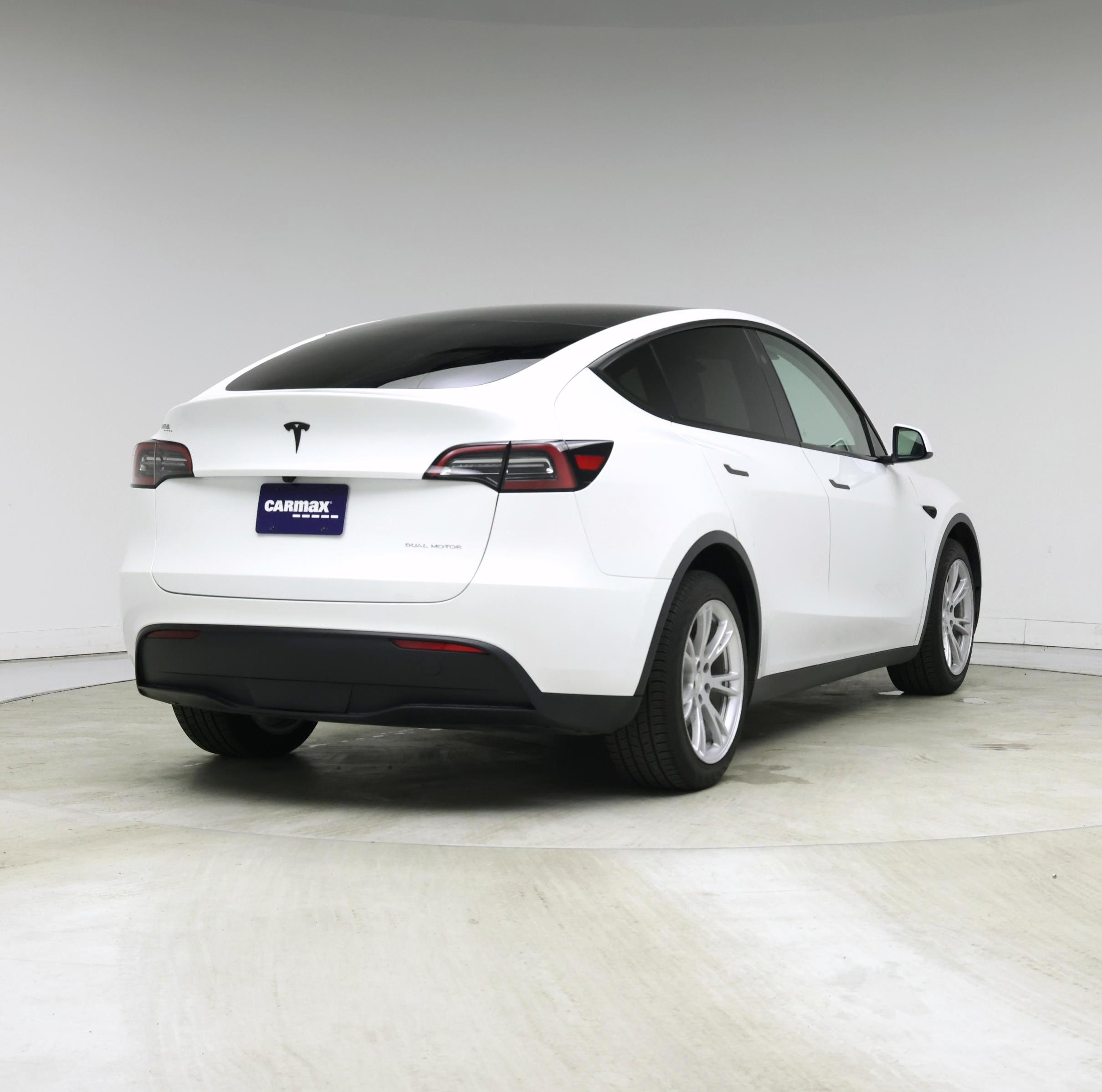 Thumbnail: 2023 Tesla Model Y - 8
