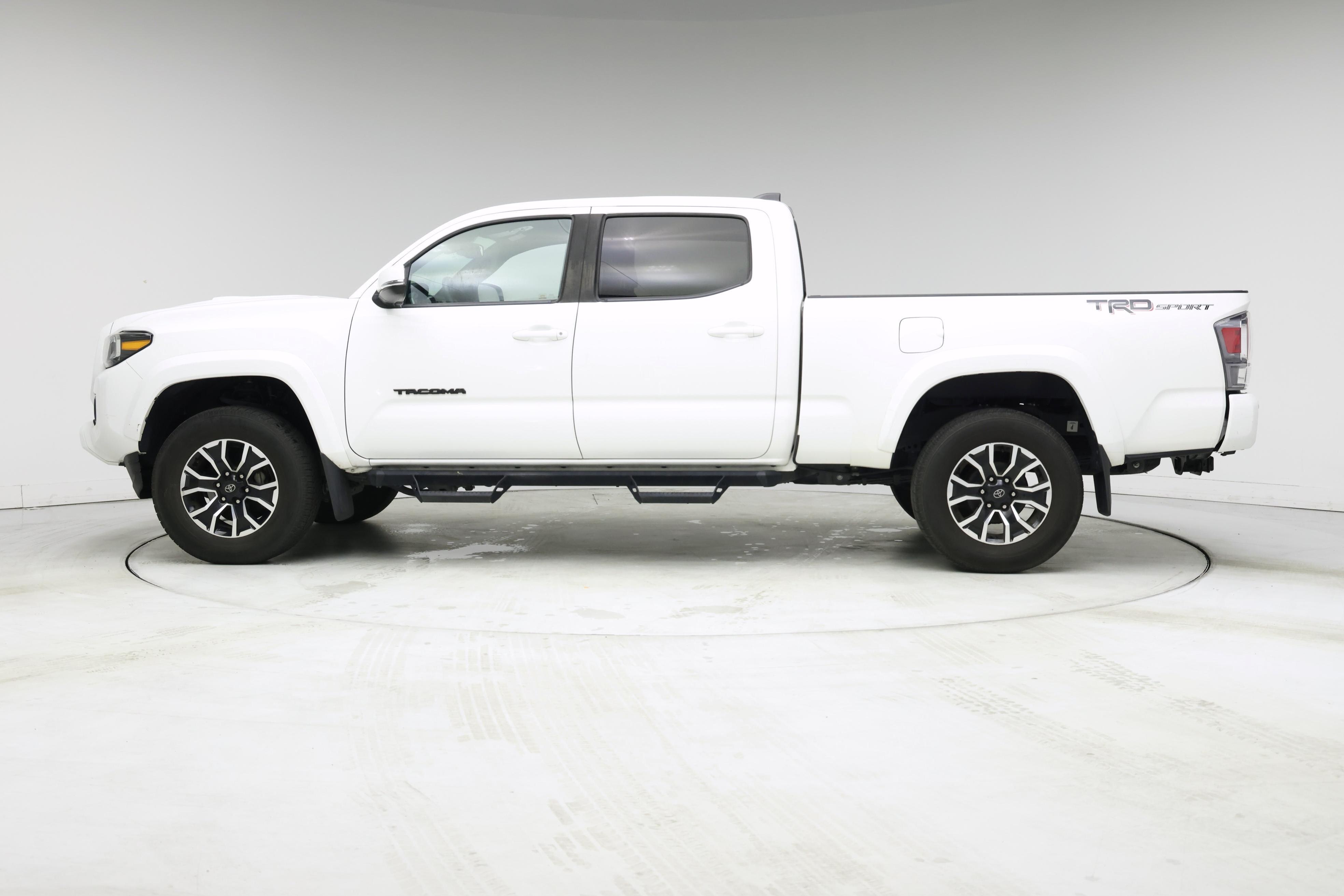 Thumbnail: 2021 Toyota Tacoma - 3