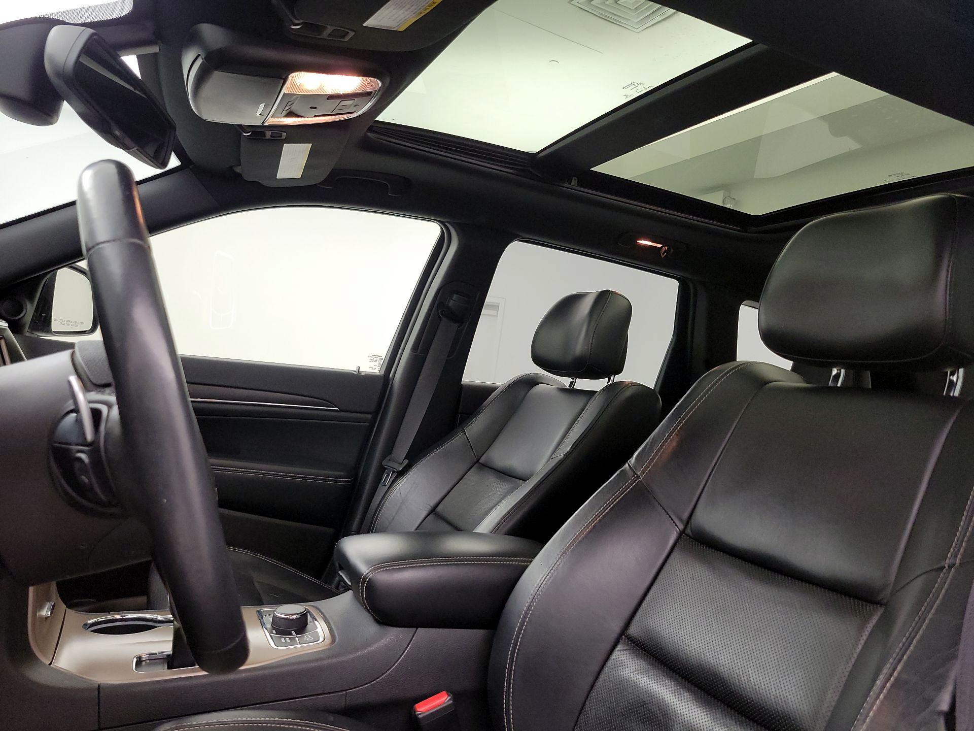 Thumbnail: 2015 Jeep Grand Cherokee - 20