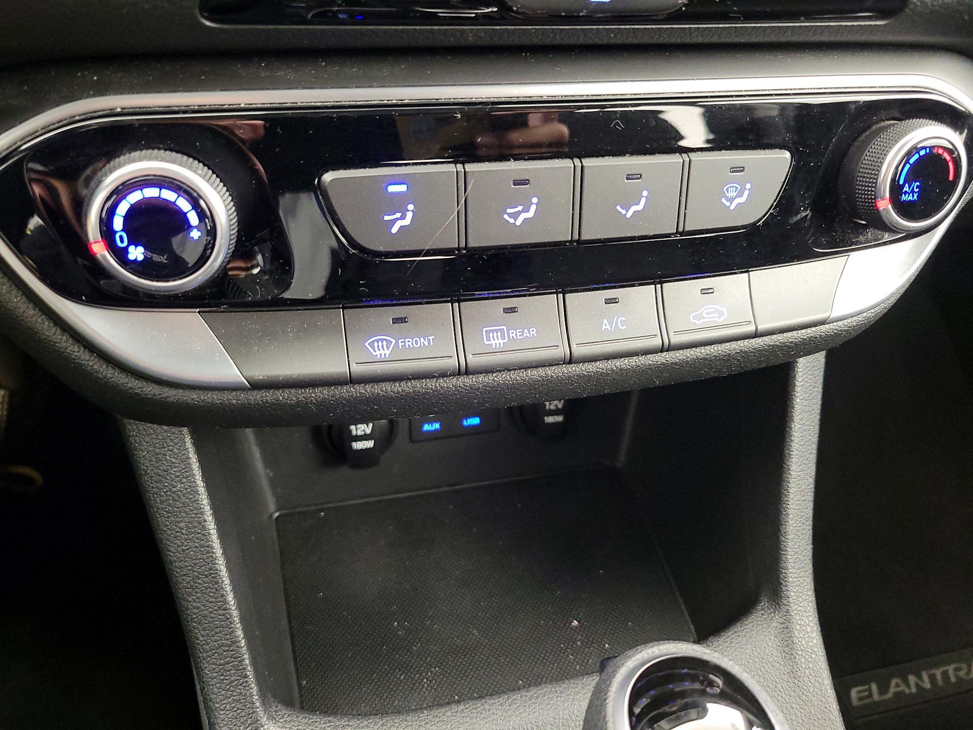 Thumbnail: 2018 Hyundai Elantra - 16