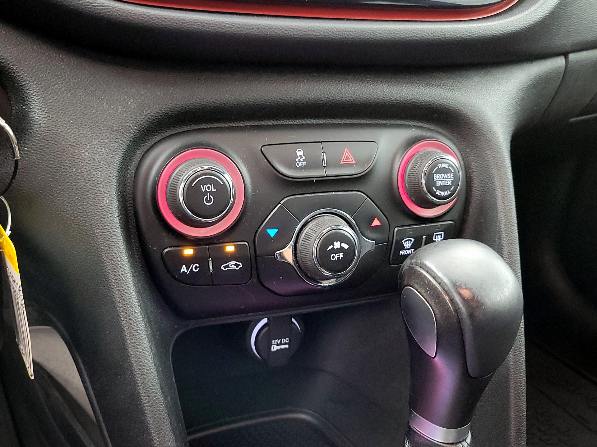 Thumbnail: 2015 Dodge Dart - 16