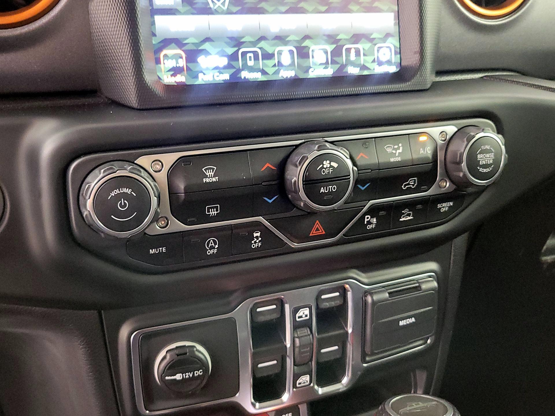 Thumbnail: 2021 Jeep Gladiator - 17