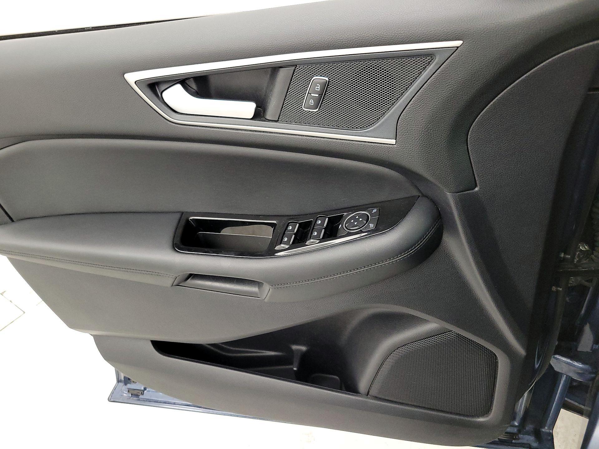 Thumbnail: 2019 Ford Edge - 12