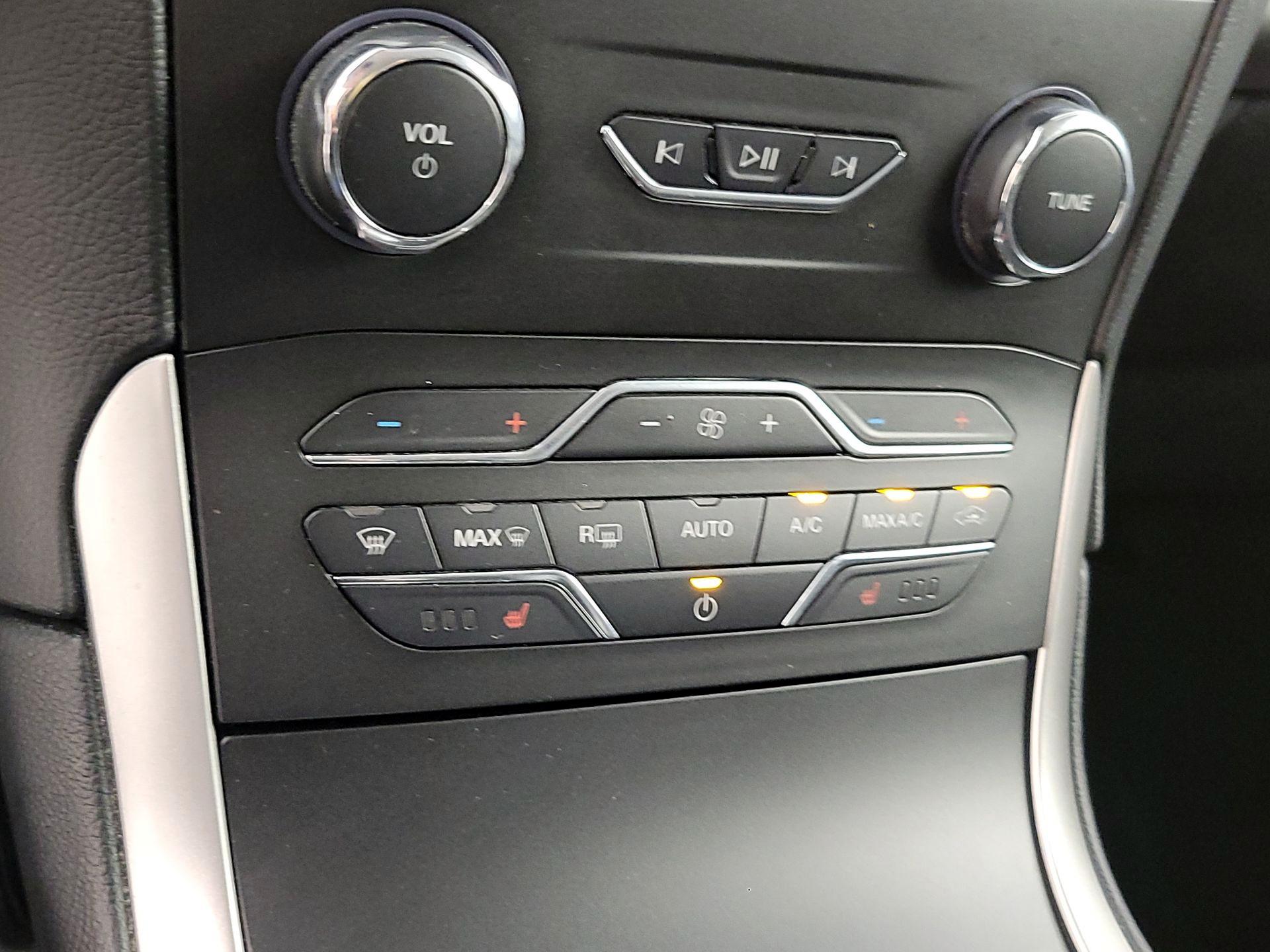 Thumbnail: 2019 Ford Edge - 17