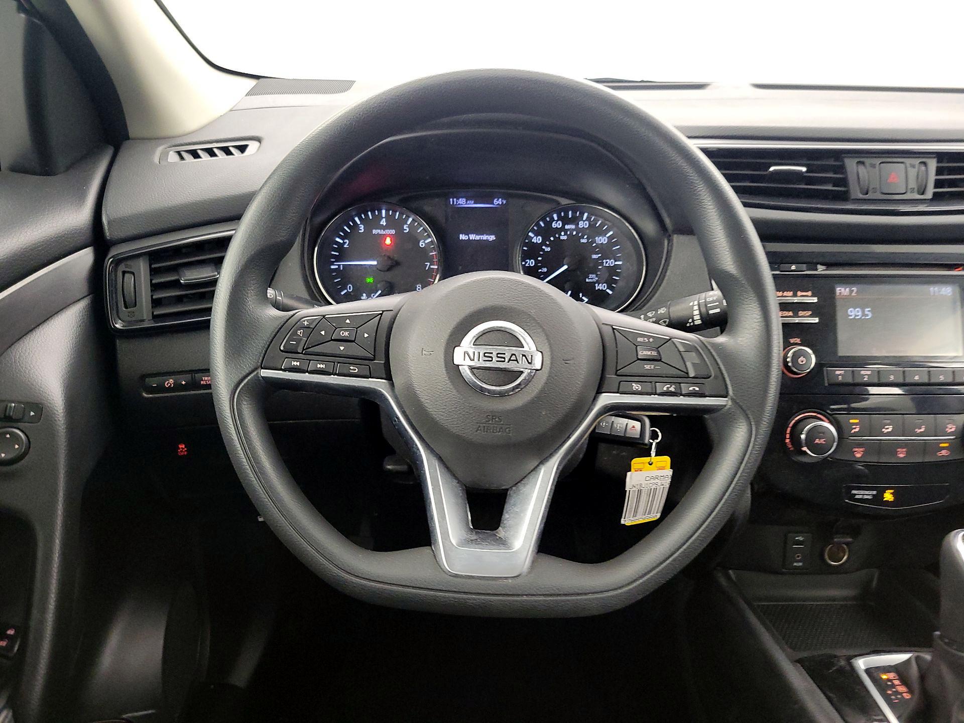 Thumbnail: 2018 Nissan Rogue Sport - 10