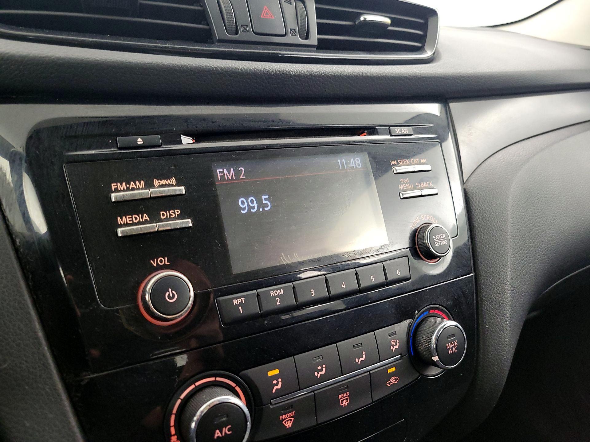 Thumbnail: 2018 Nissan Rogue Sport - 15