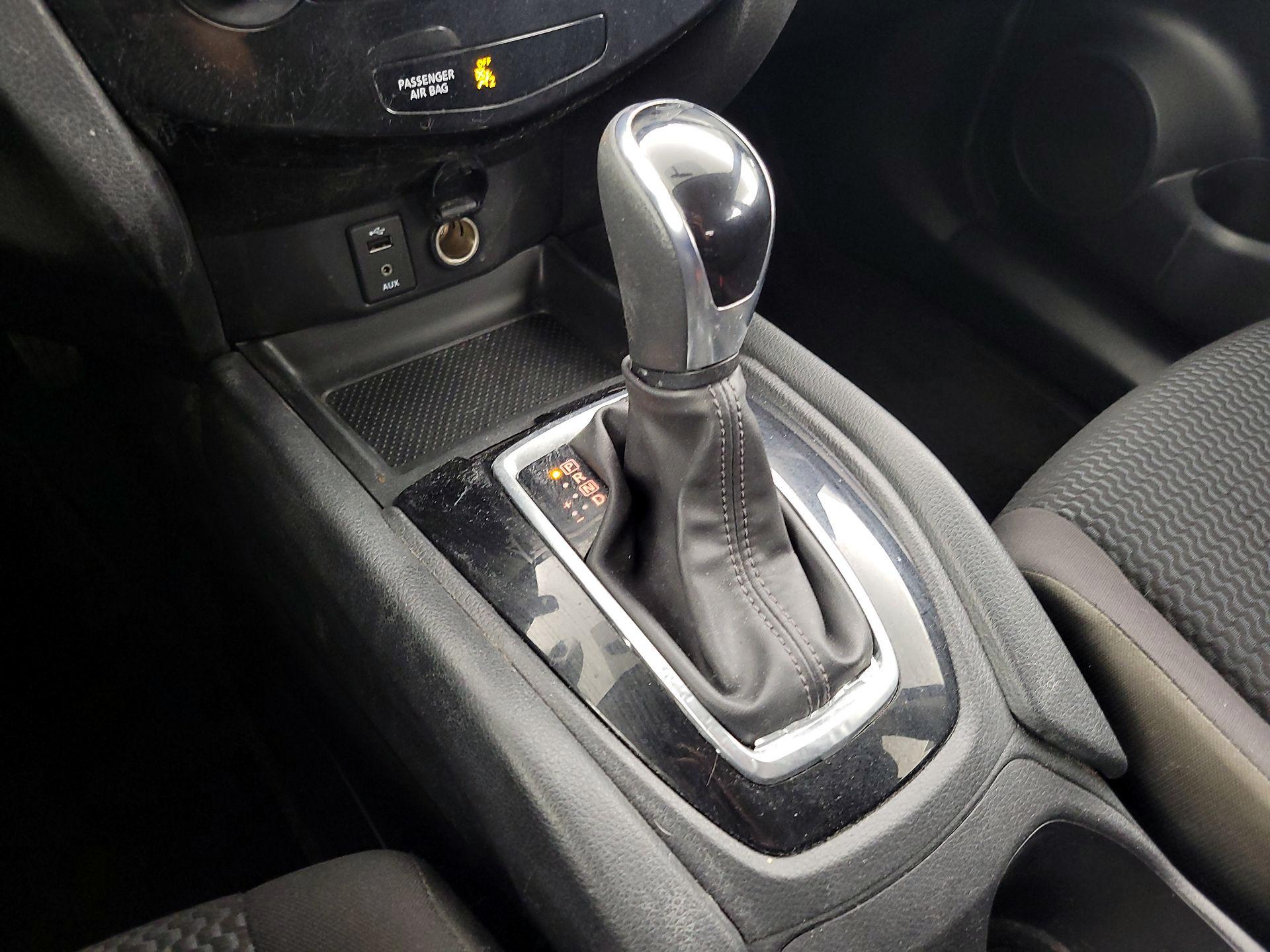 Thumbnail: 2018 Nissan Rogue Sport - 17